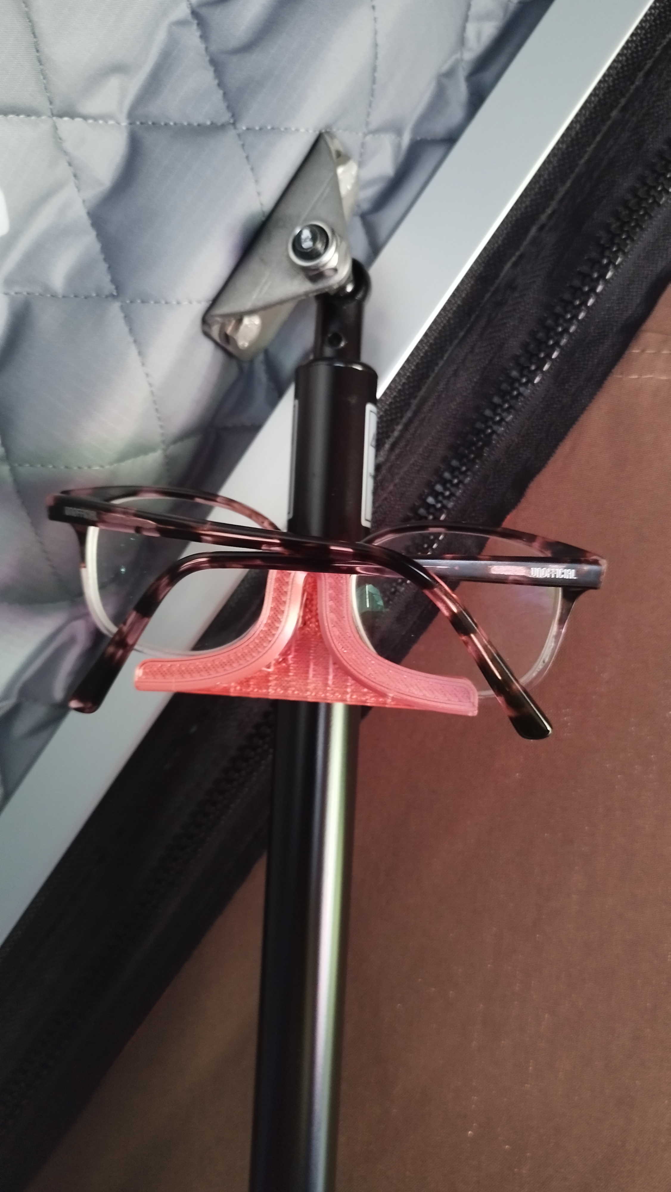 Glasses holder magnetic for metal stick