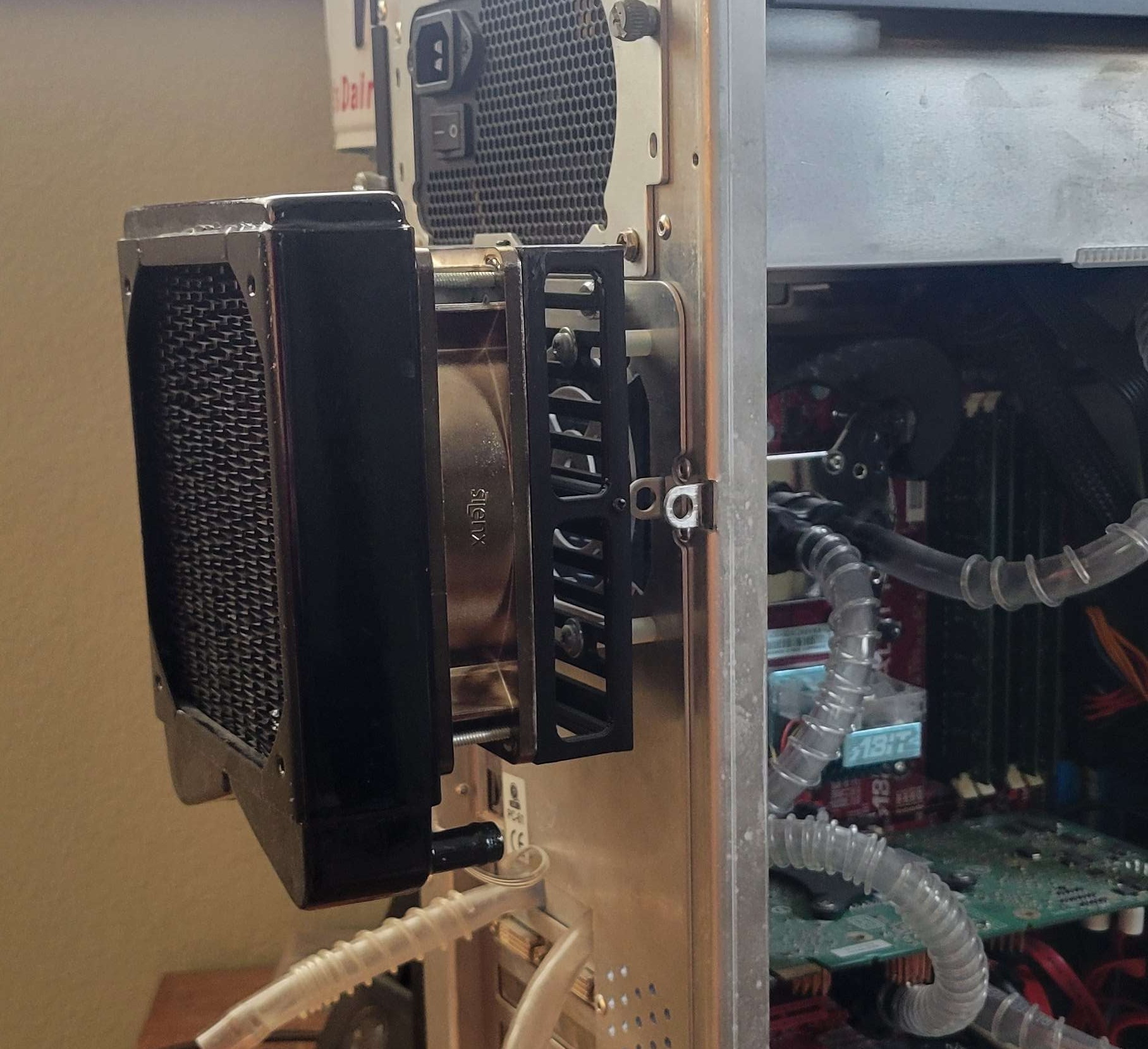 External Radiator Mount Inspired by Swiftech "Radbox" MCB-120