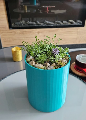 Faceted Cylinder Plant Pot / Fasetowana Doniczka Cylindryczna