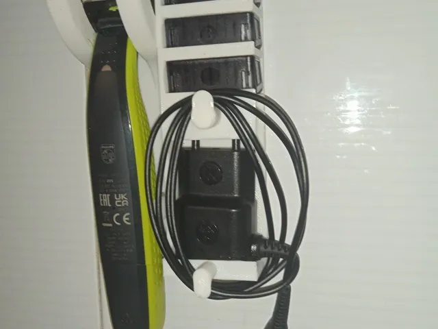 Holder for Philips One Blade electric razor