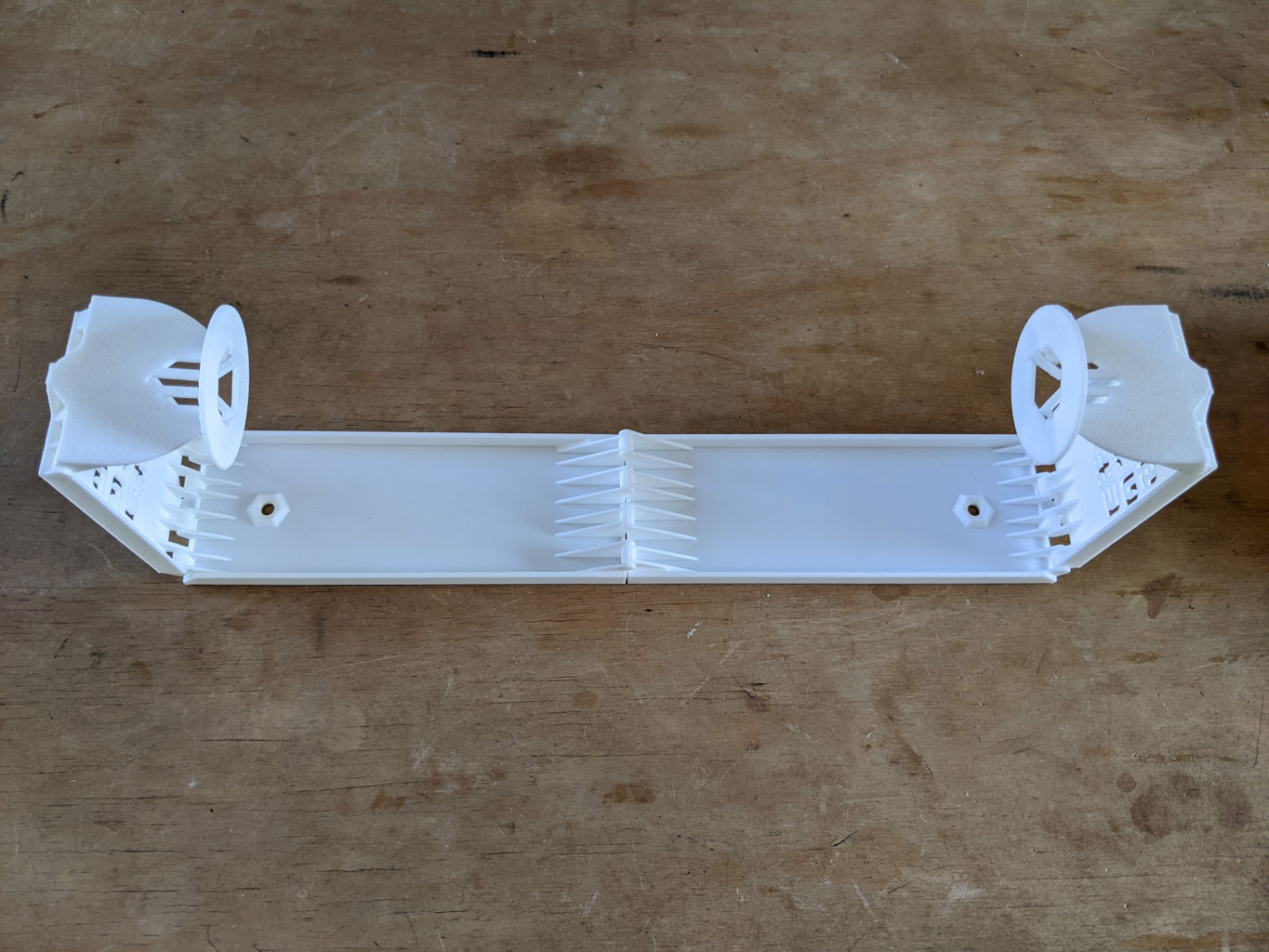 Collapsable paper towel holder