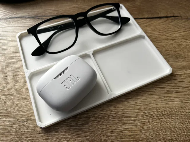 Glasses/phone and accessories tray