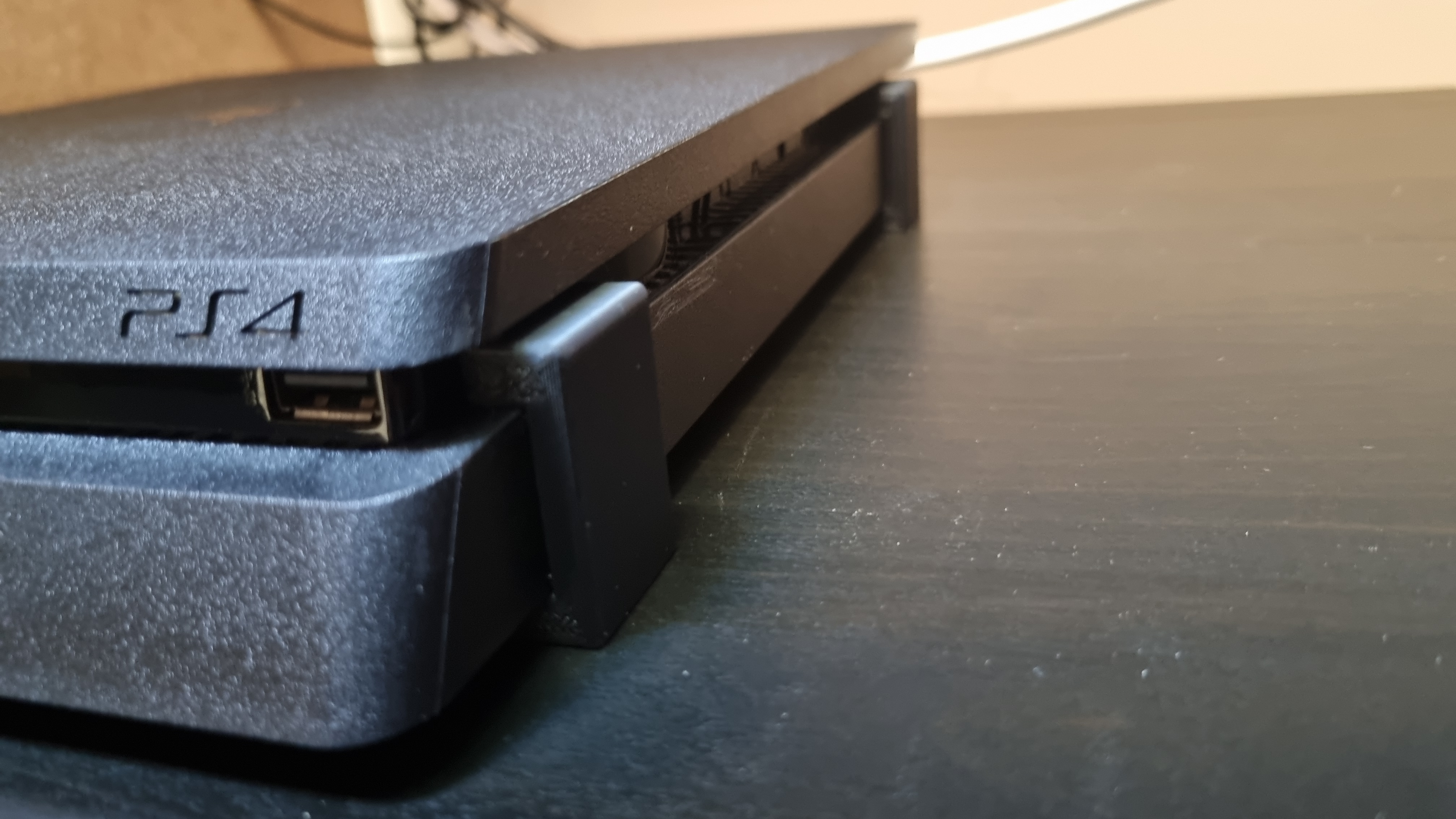 Miniatura 5 do modelo 3D Wall PS4 Support