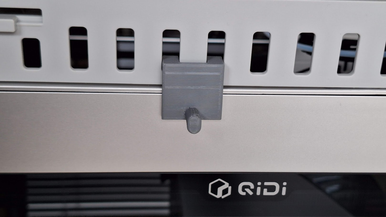 Držák škrabky Qidi Q2  / Qidi Q2 scraper holder - REMIX
