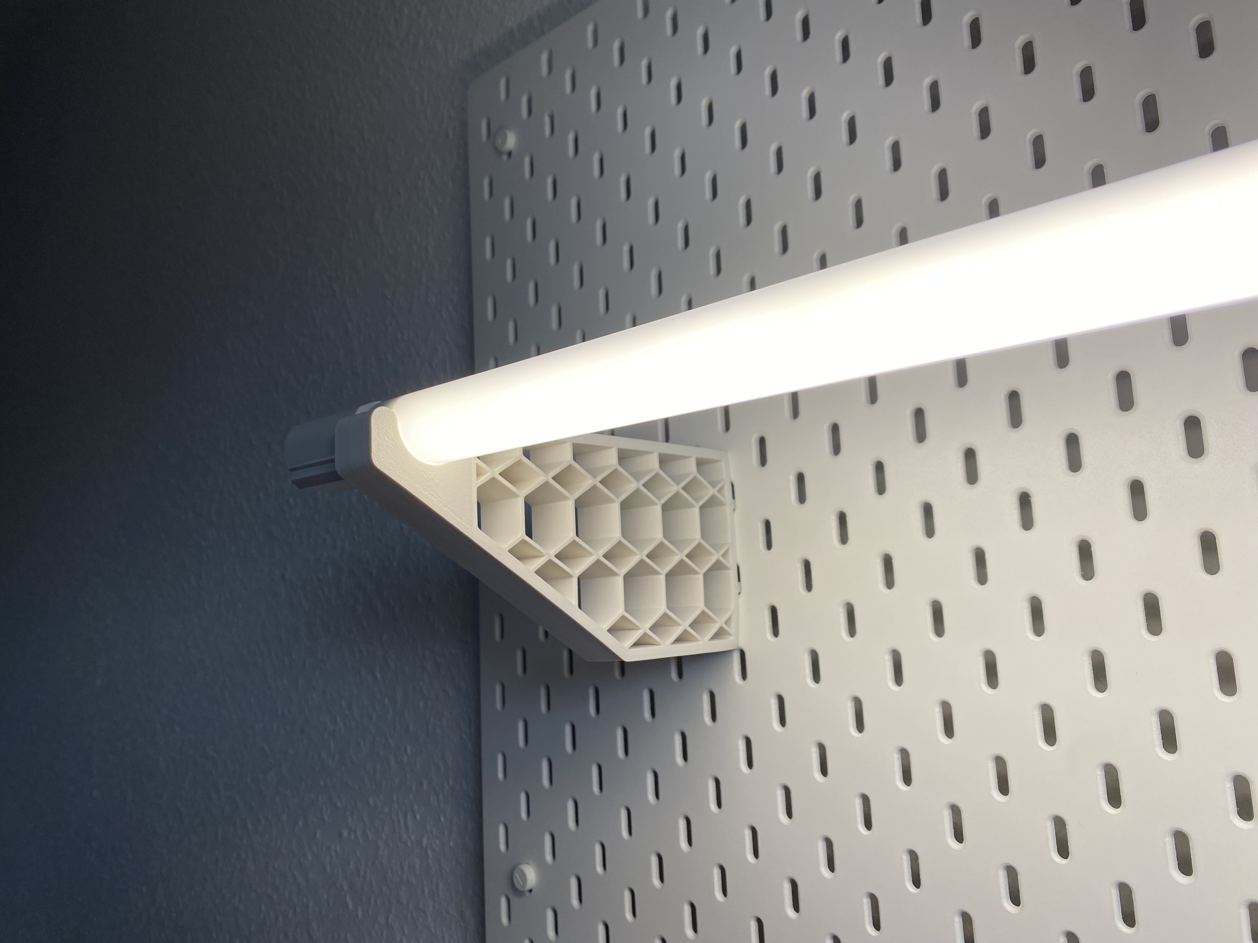 Skadis LED Tube Holder