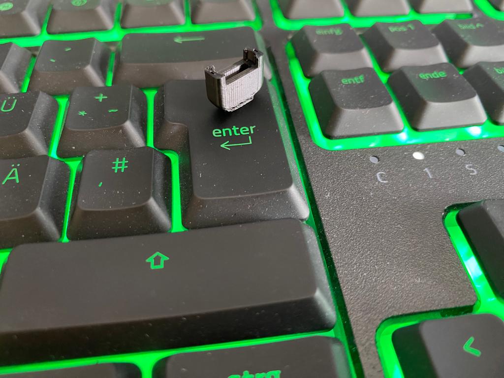 iXpand Lightning Port Cover by Yovarithia Download free STL model