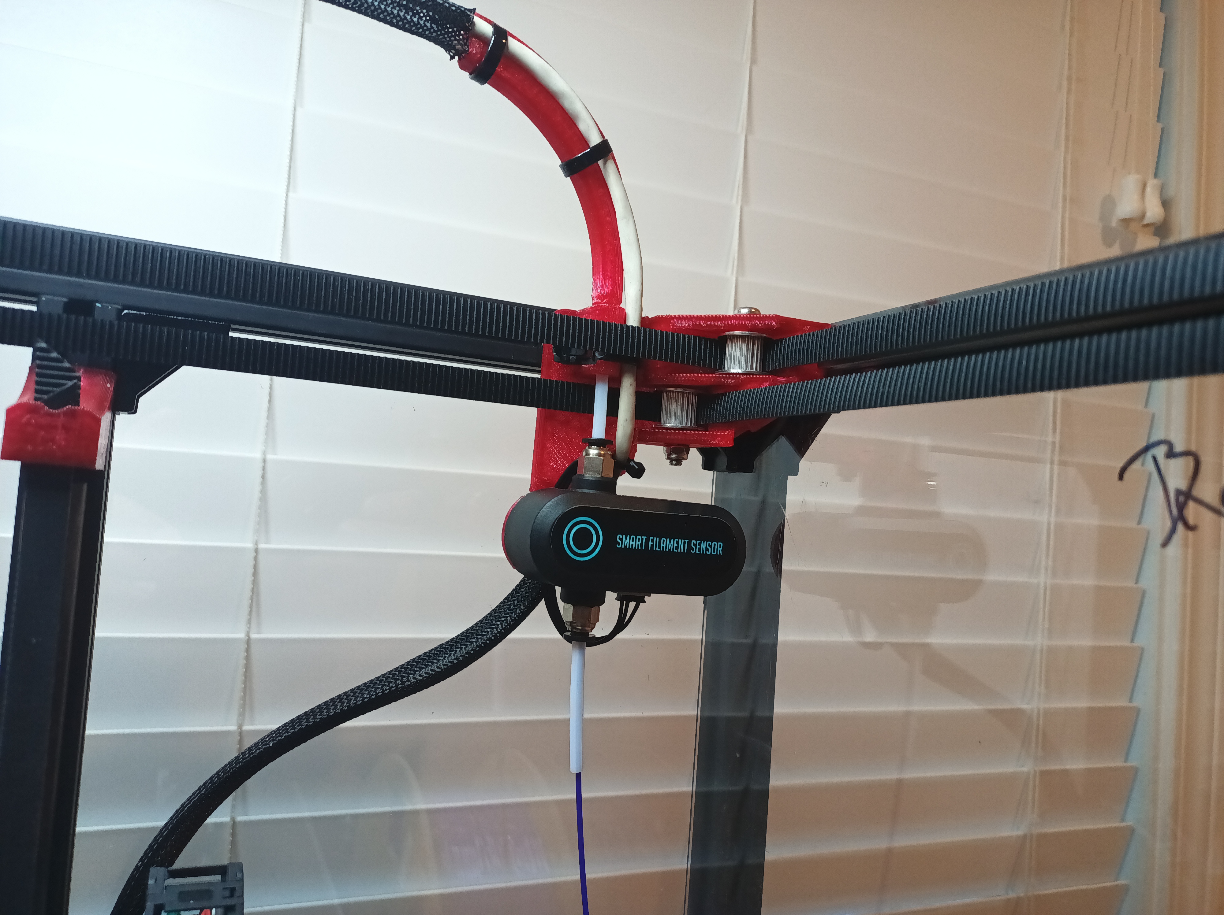 V1E MP3DP v4 — PTFE/Wiring guide with runout sensor mount (CoreXY 2020)
