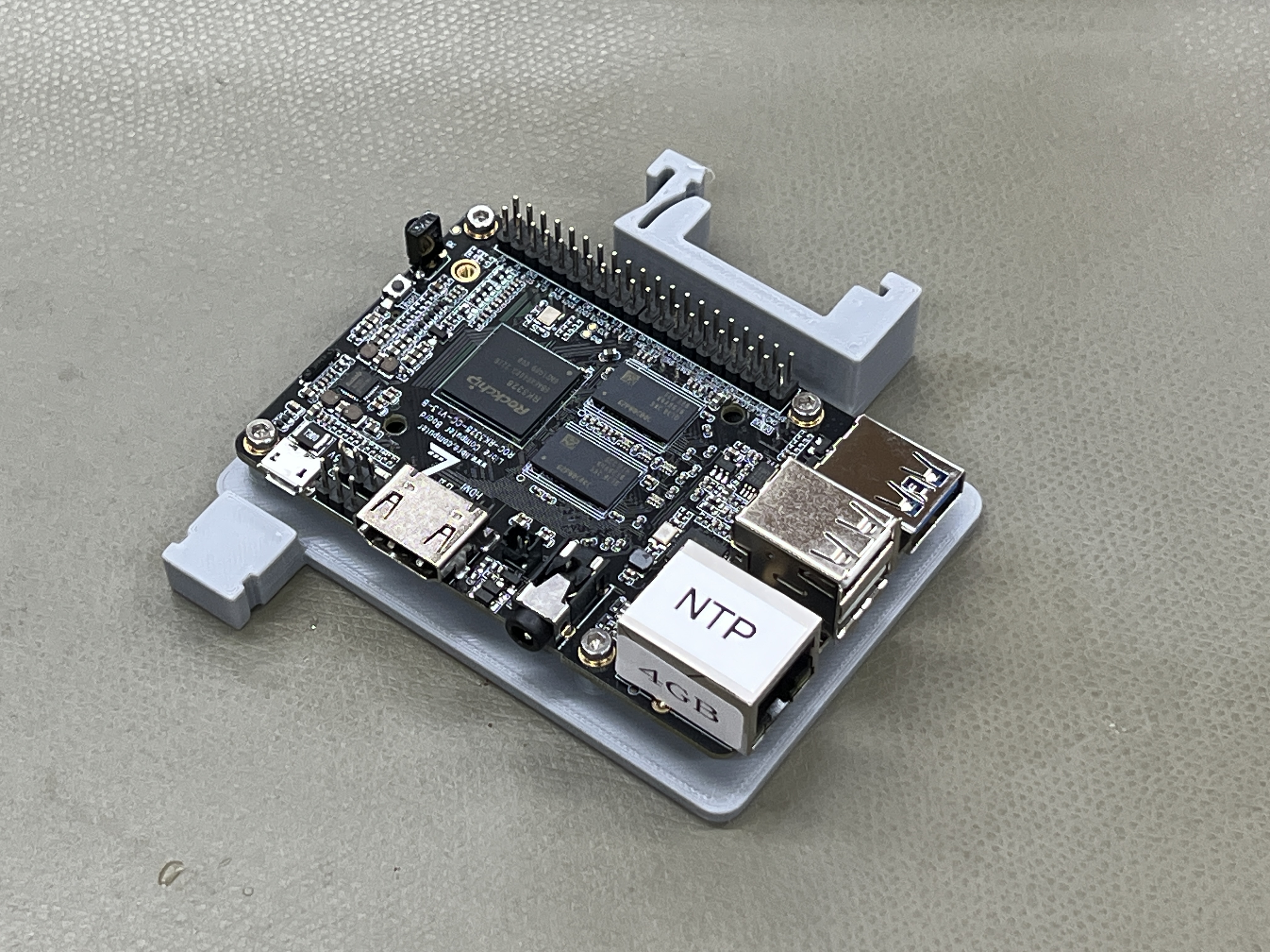 Miniatura 2 do modelo 3D Raspberry Pi DIN Rail Mount