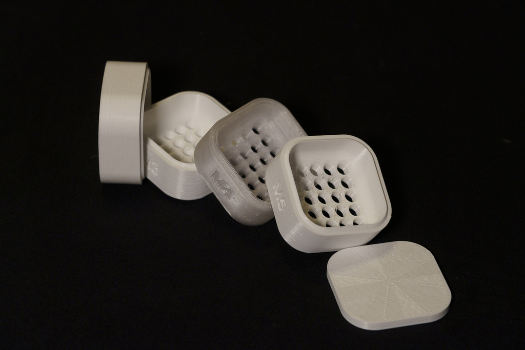 Miniatura 5 do modelo 3D Bolt Sorting Sieve Screen - M6