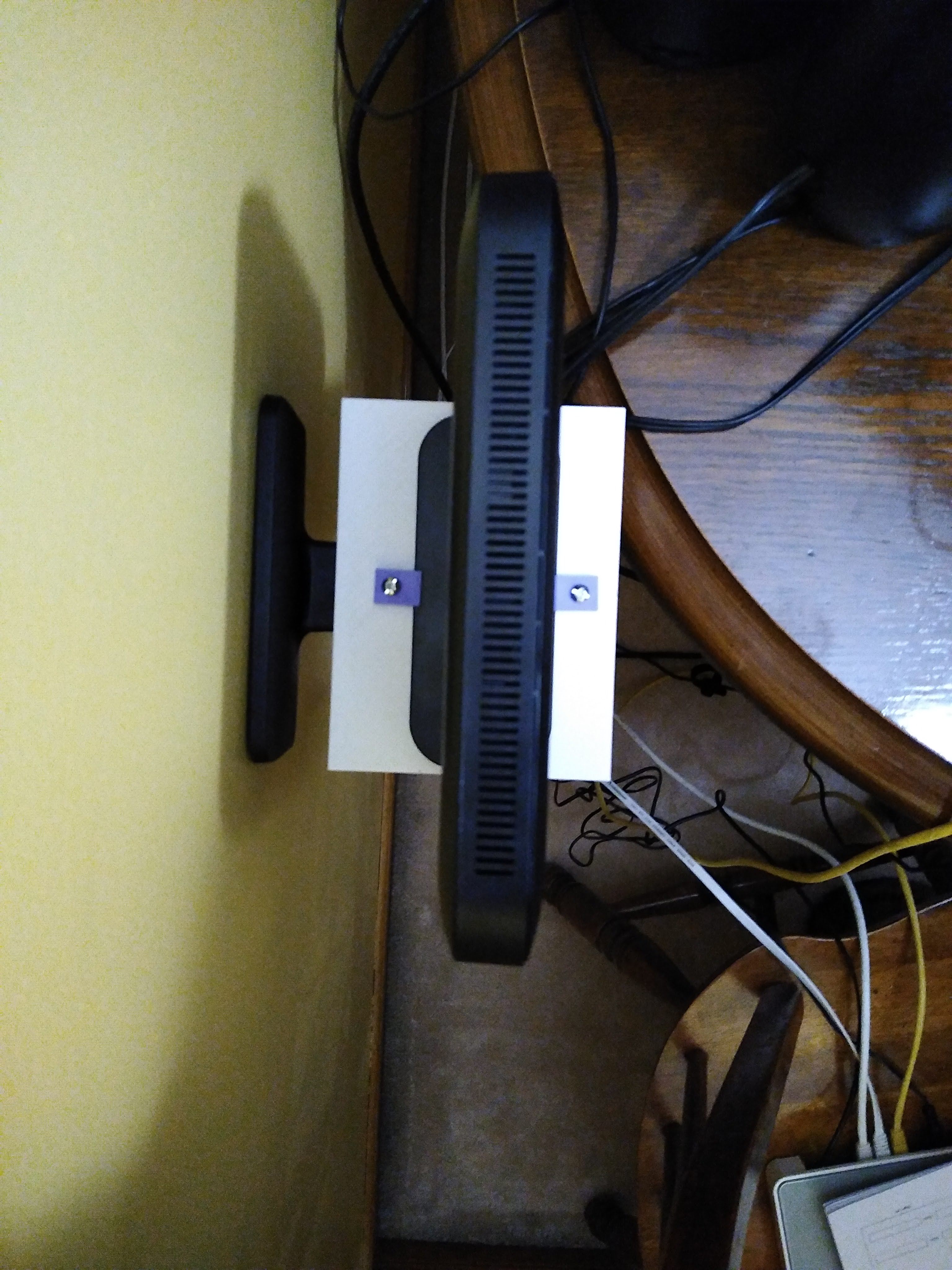 Miniatura 2 do modelo 3D Router shelf
