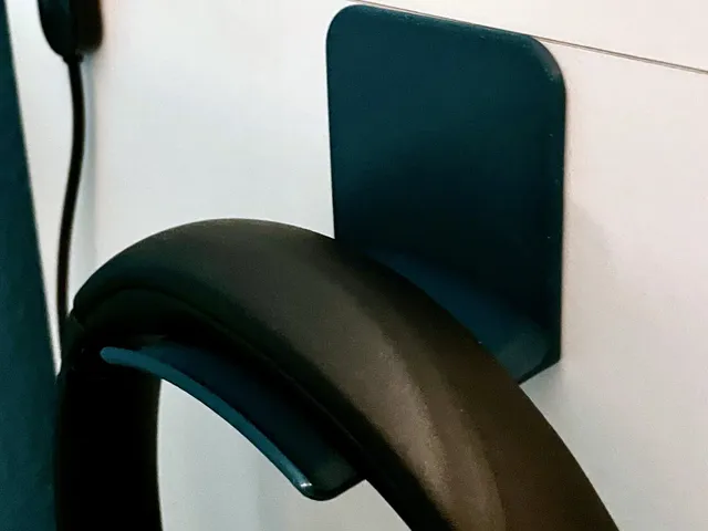Headphone Holder - Wall mount with glue/double sided tape