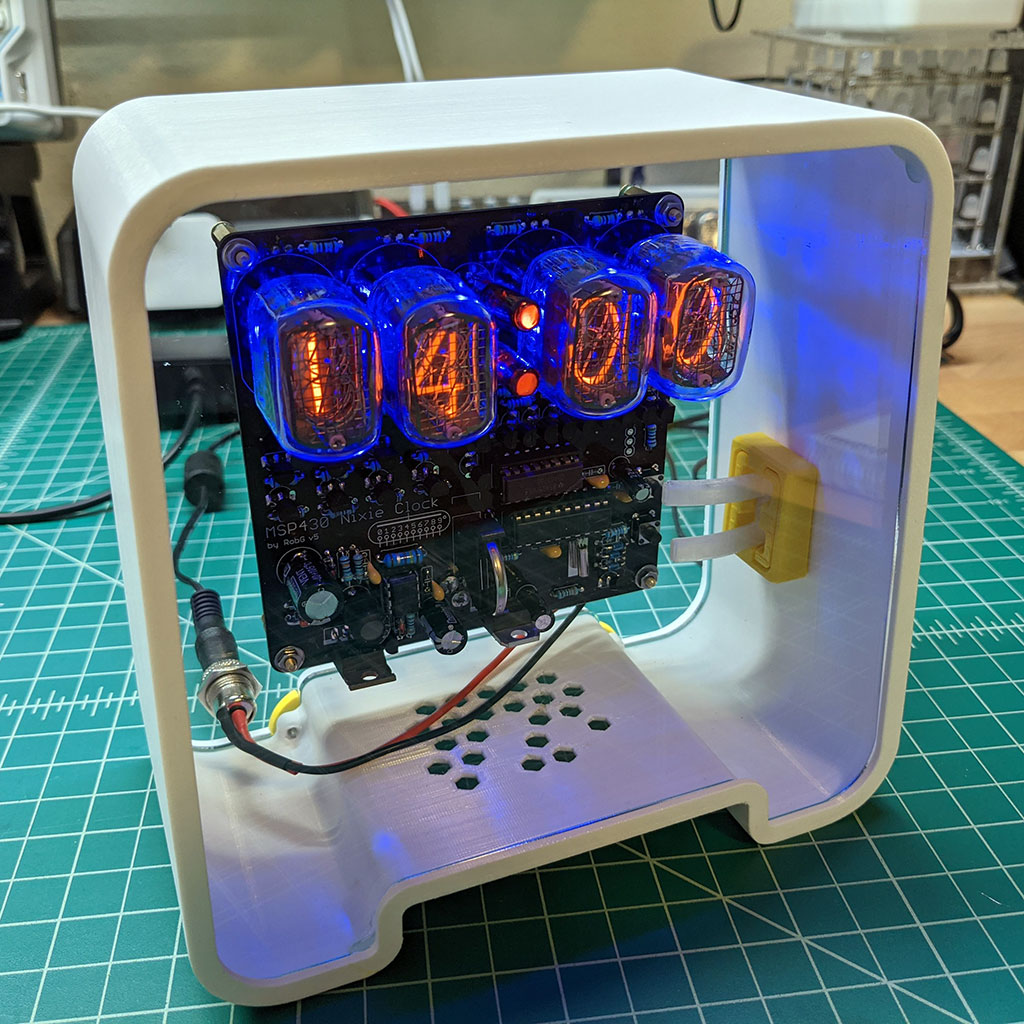 Miniatura 4 do modelo 3D MSP430 Nixie Clock Enclosure