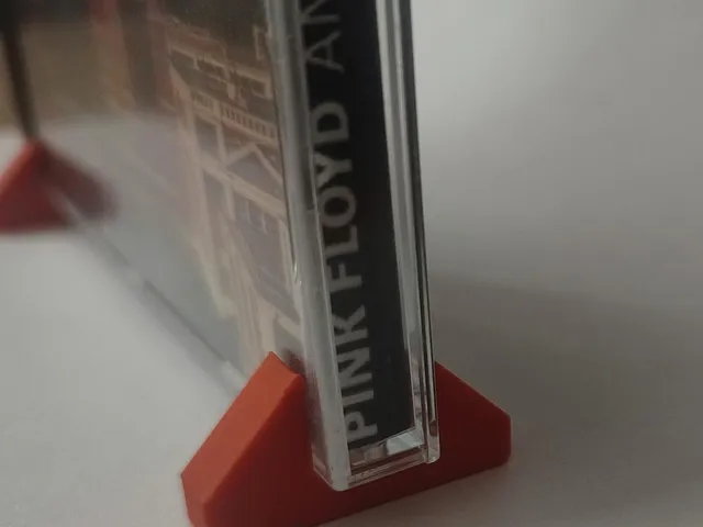 Jewel CD case stand