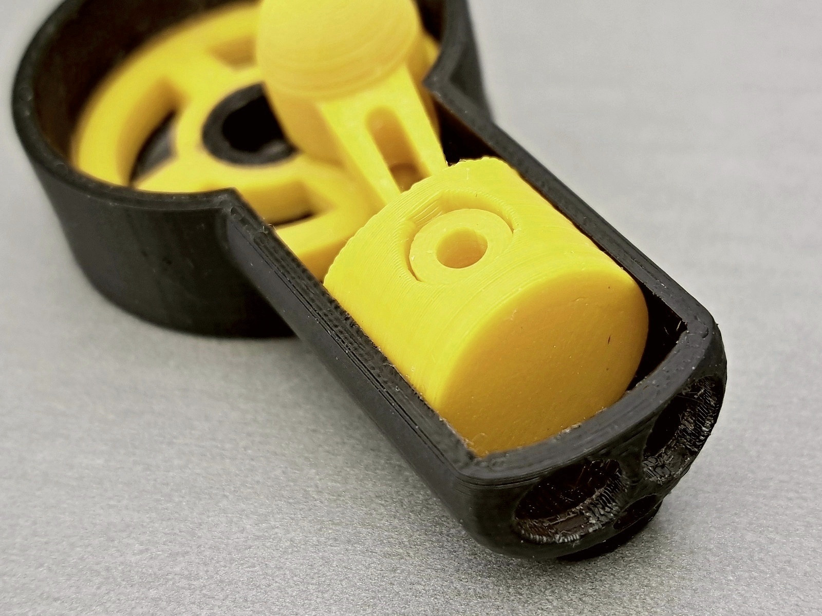 Miniatura 2 do modelo 3D Engine KeyRing V2.0