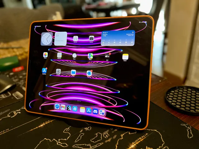 iPad 12.9 Pro M2 Cover and model