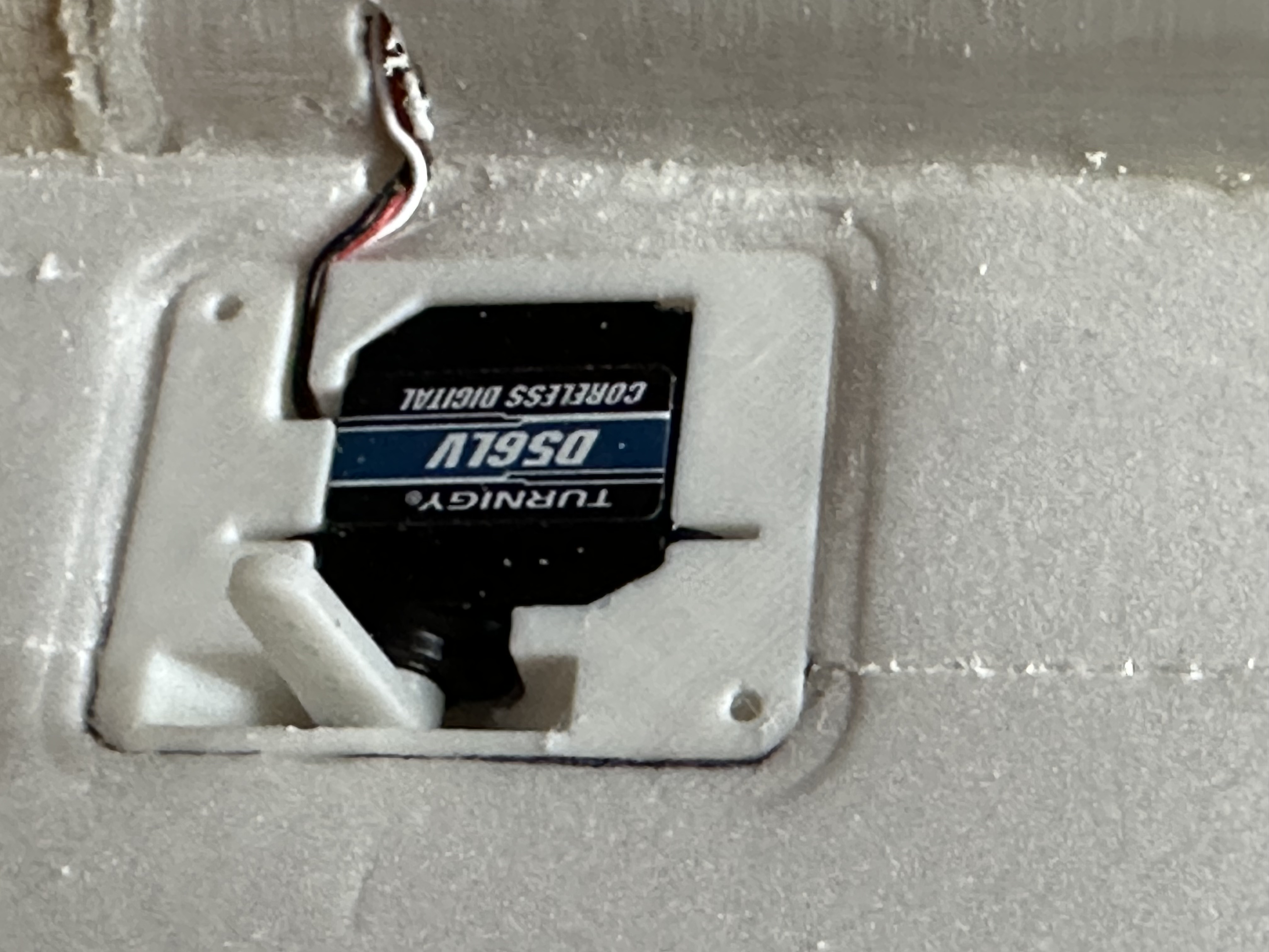 Alomejor Messing-Servobefestigung Für Traxxas4 RC-Auto – Senkt Den Schwerpunkt, Inkl. 6 Schrauben