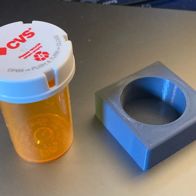 Pill bottle holder by Jonathan Jessup, Download free STL model