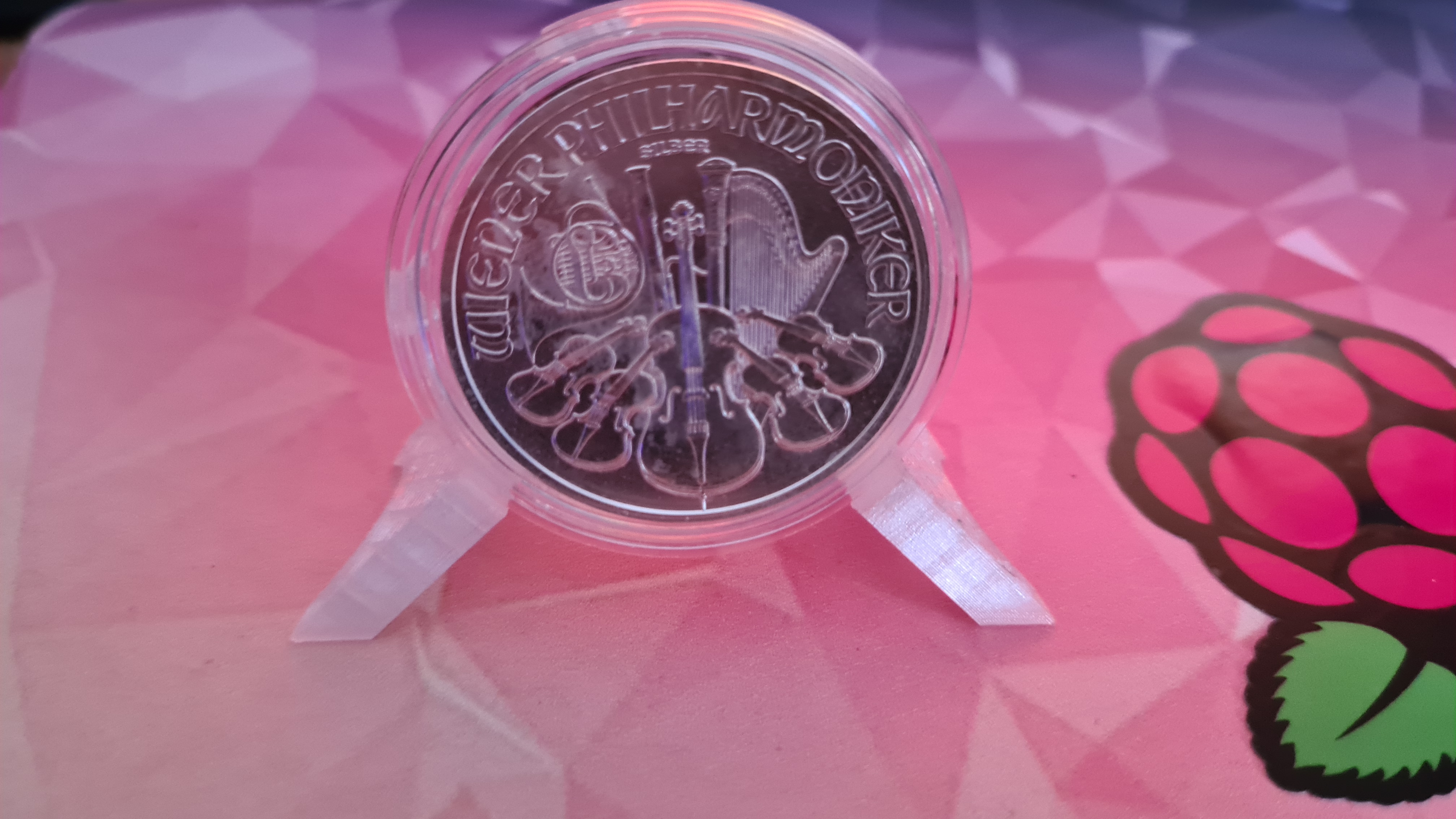 Simple coin stand