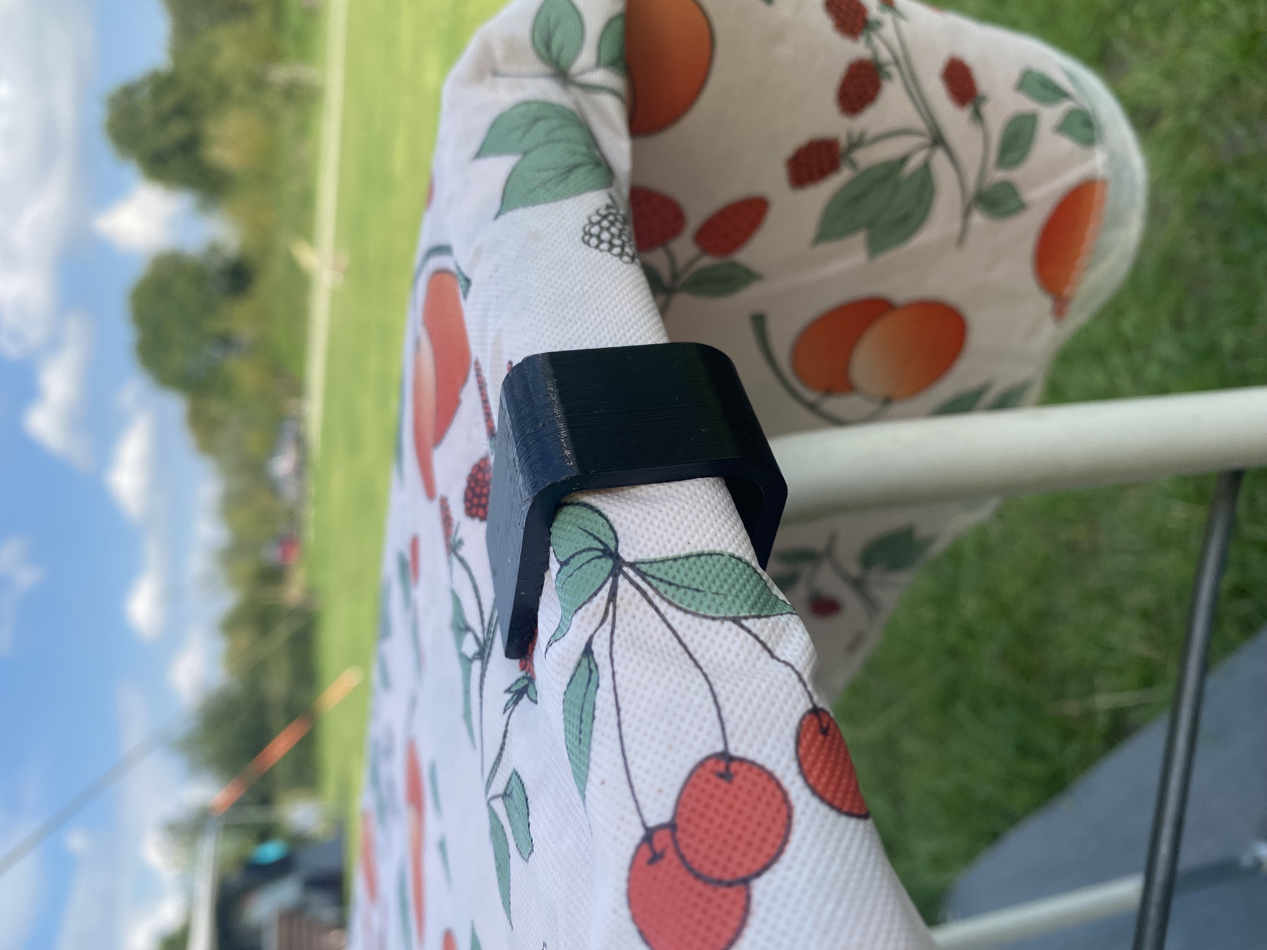 Table cloth clip