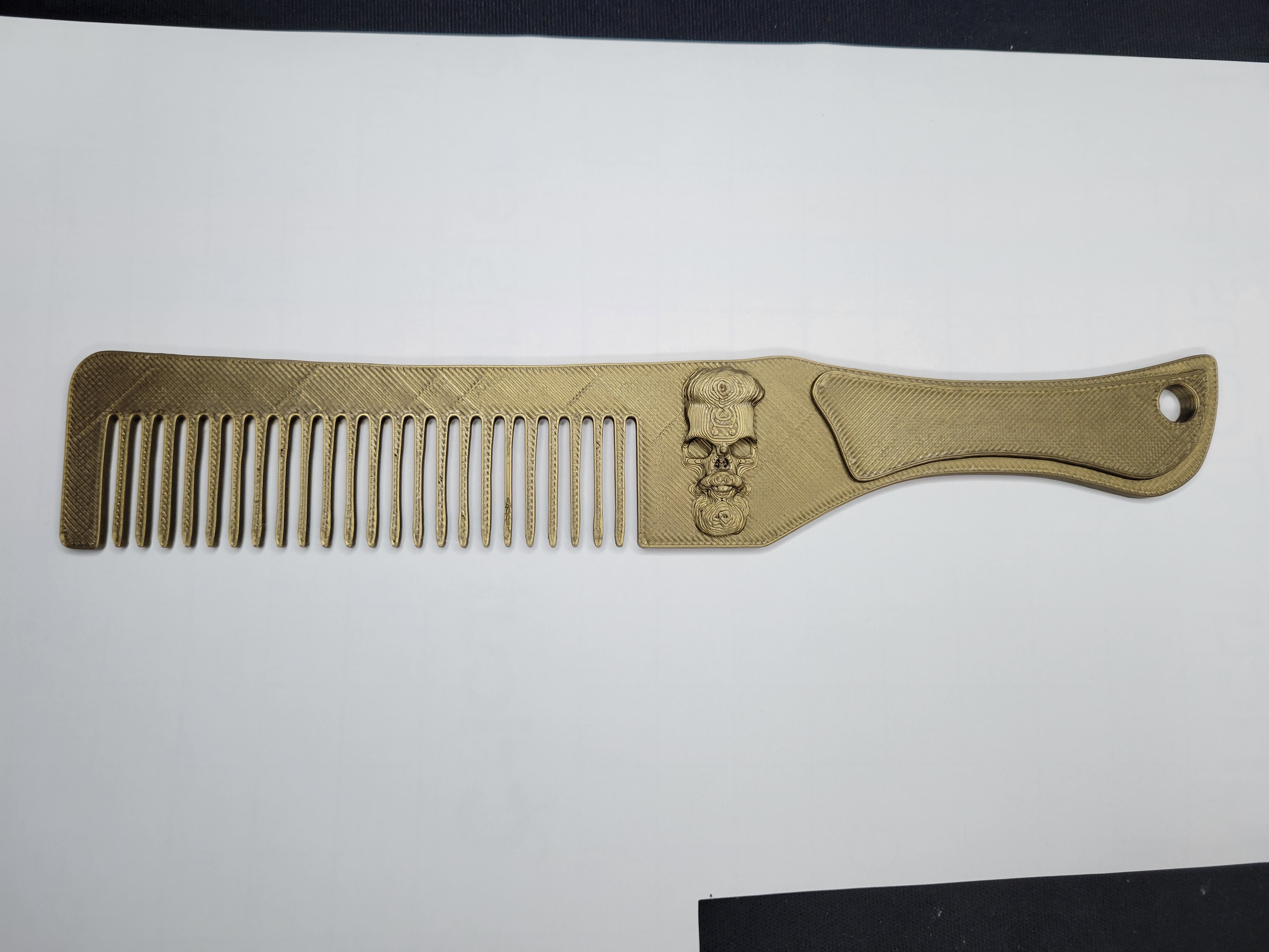 Comb with a skull