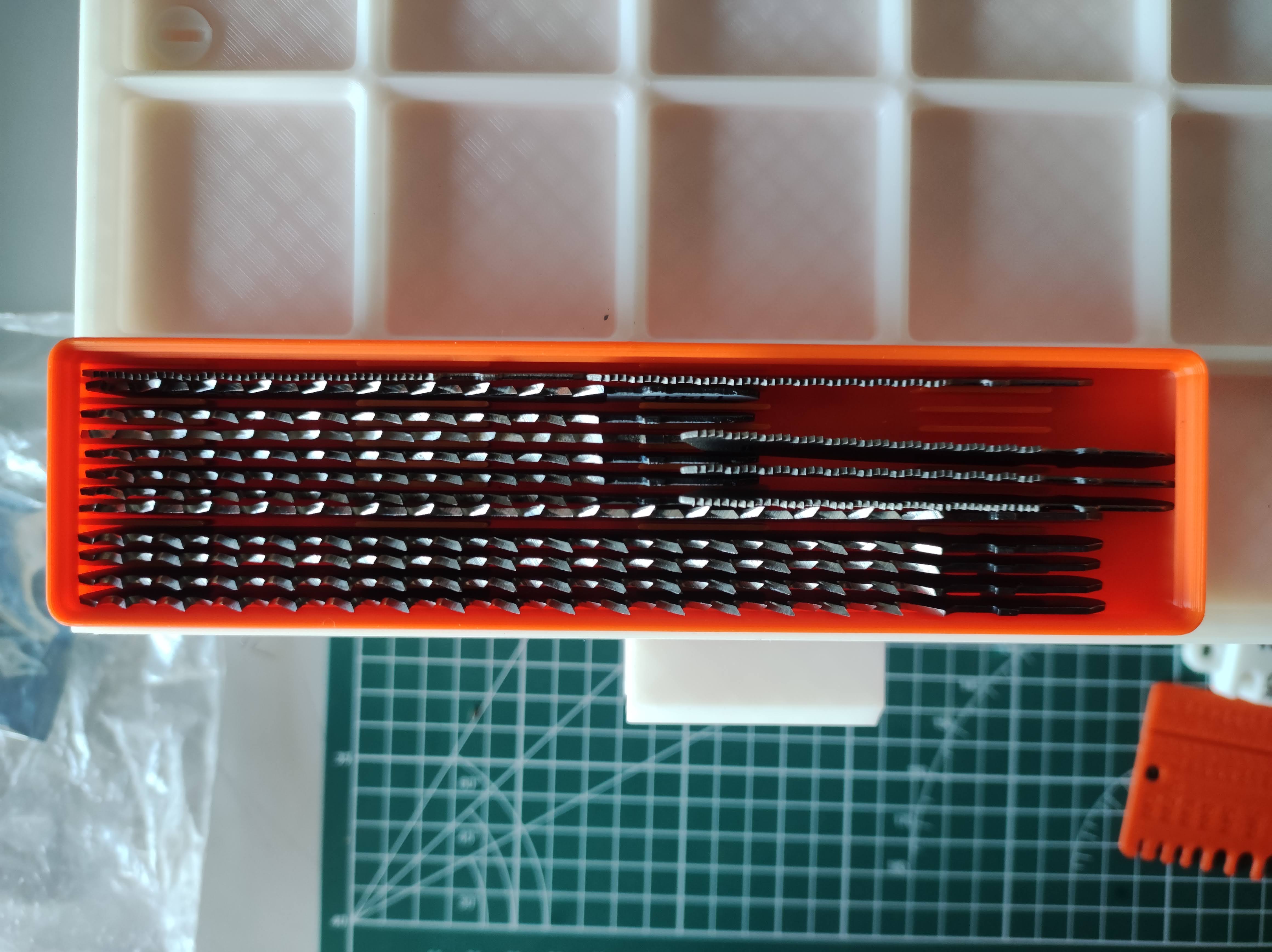 Miniatura 2 do modelo 3D Gridfinity Jigsaw Blade Holder