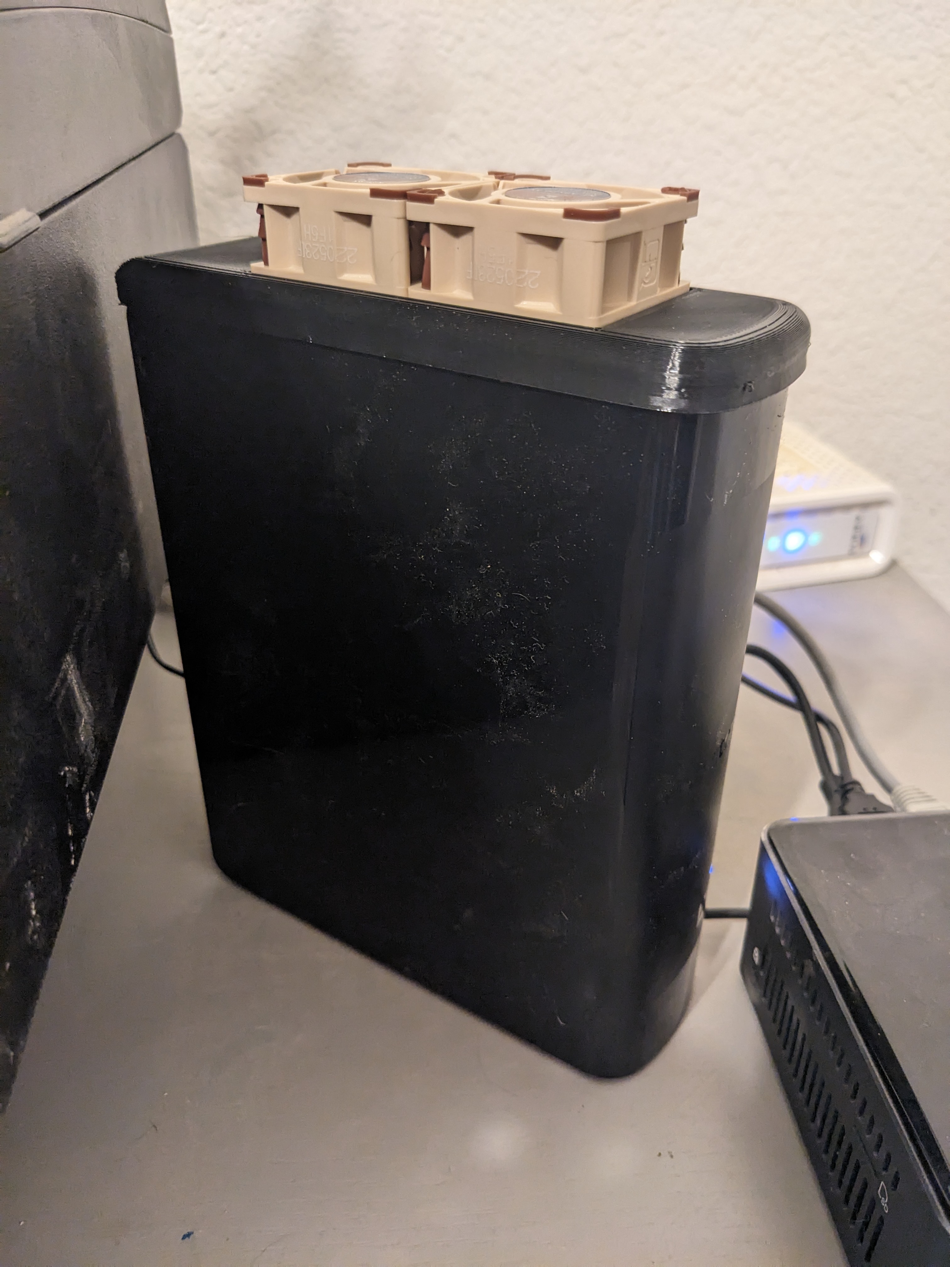 Dual 4020 fan shroud for Western Digital WD EasyStore drive enclosure