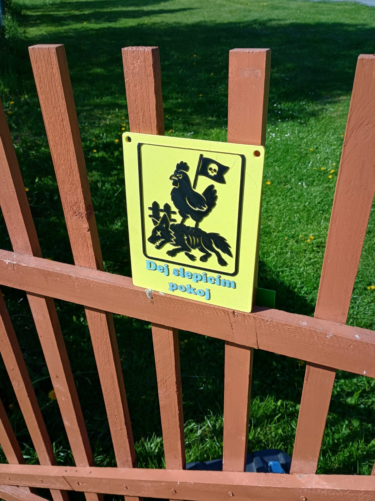 Dej slepicím pokoj / Leave the Chickens Alone