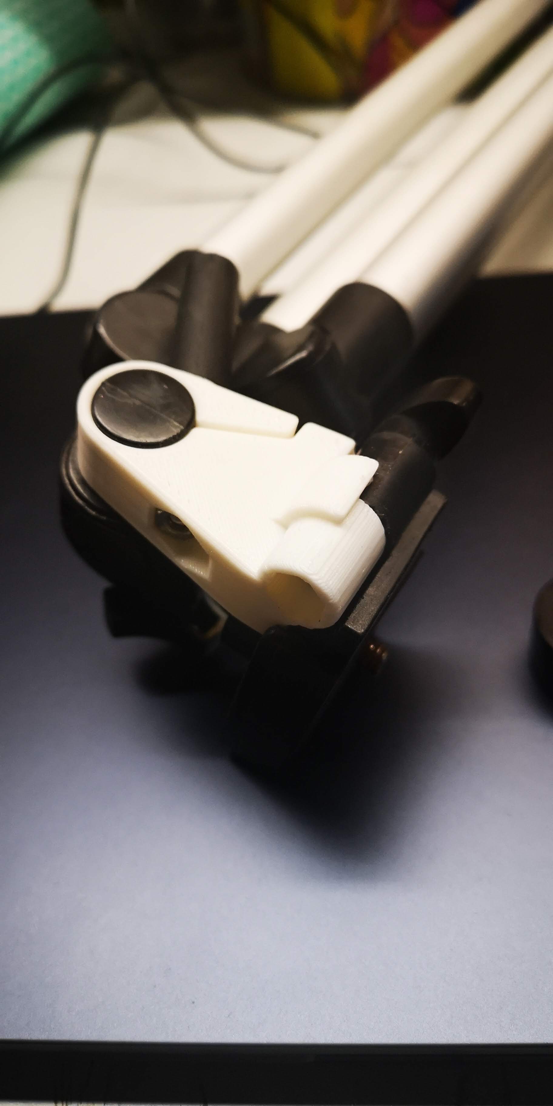 Replacement part for broken camera tripod. by MBStudio Download free