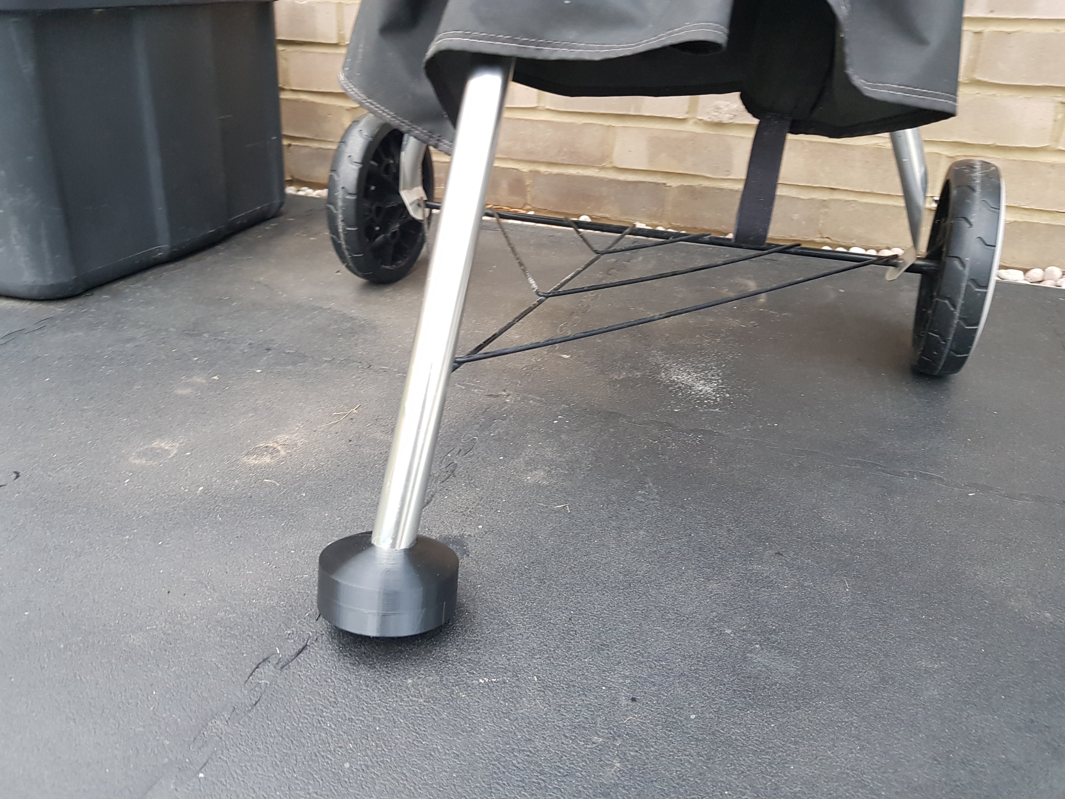 Skid for Weber Kettle front leg