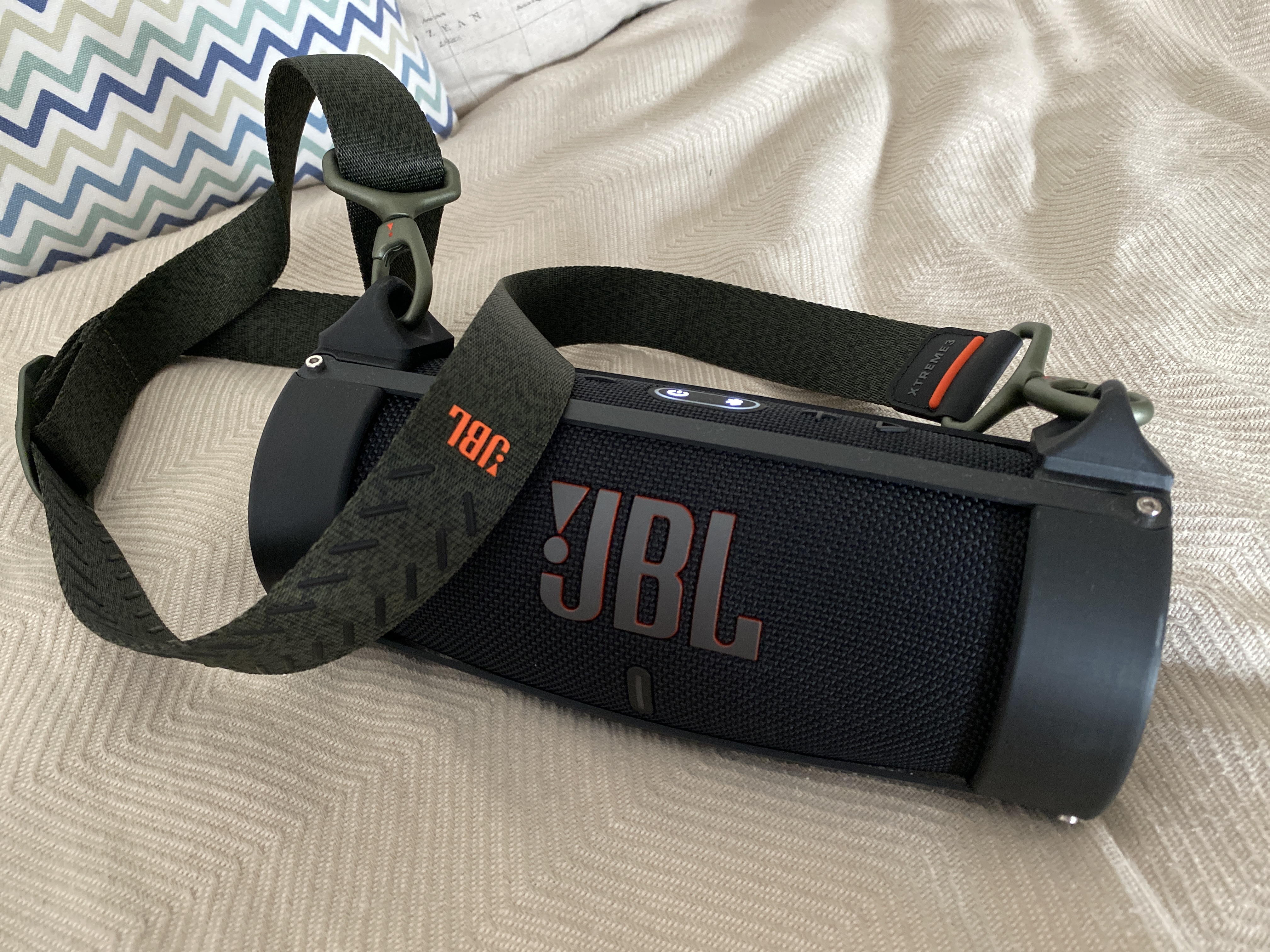 JBL Charge 5 Clip Case