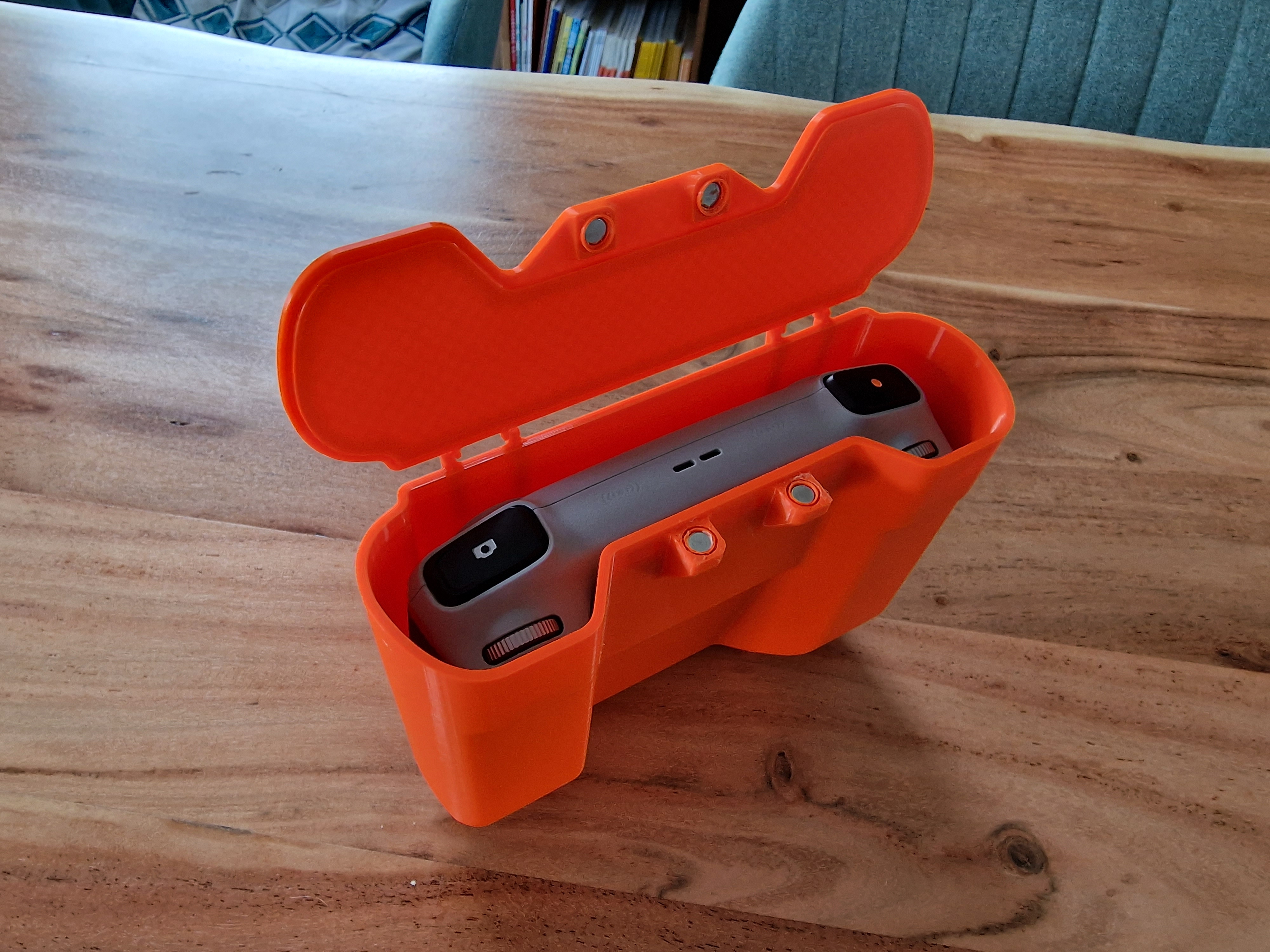 DJI RC Remote Case (the one with display) - Magnetic Close