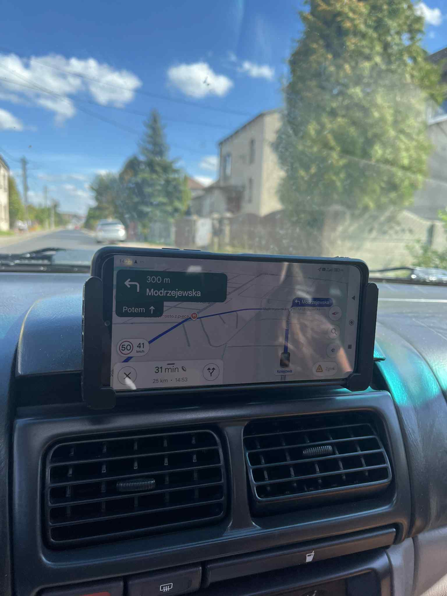 Subaru Forester/Impreza dashboard glovebox phone mount