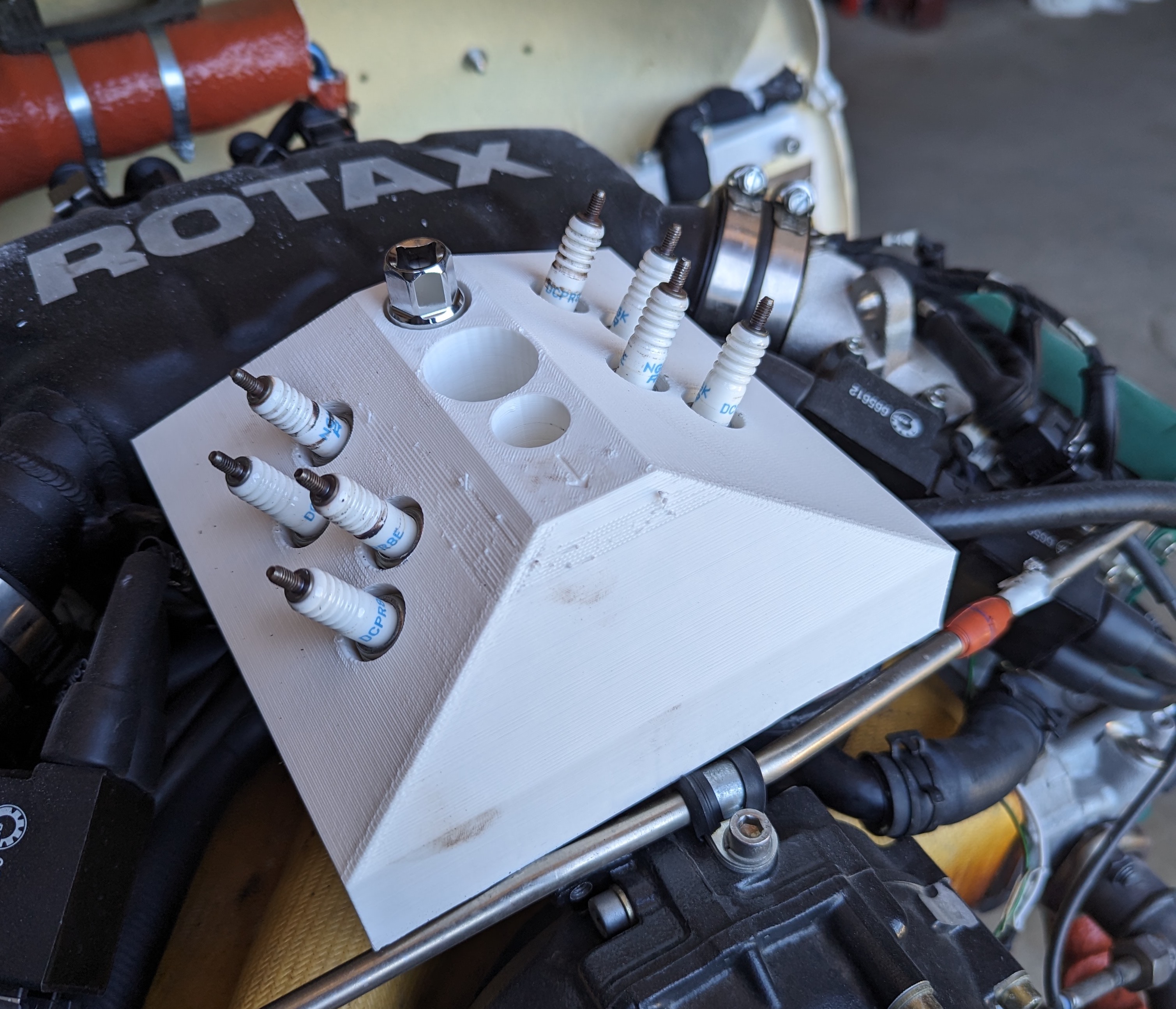 spark plug holder by 969493CD10A4 Download free STL model