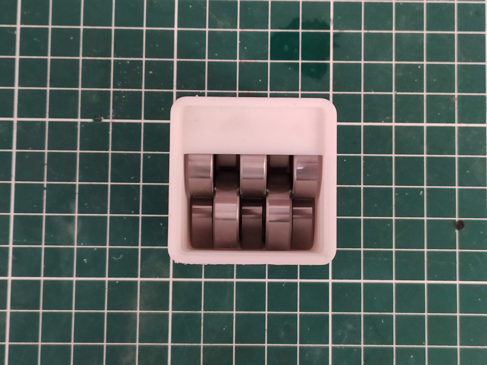Miniatura 2 do modelo 3D Bearings Storage Bin - Gridfinity Refined