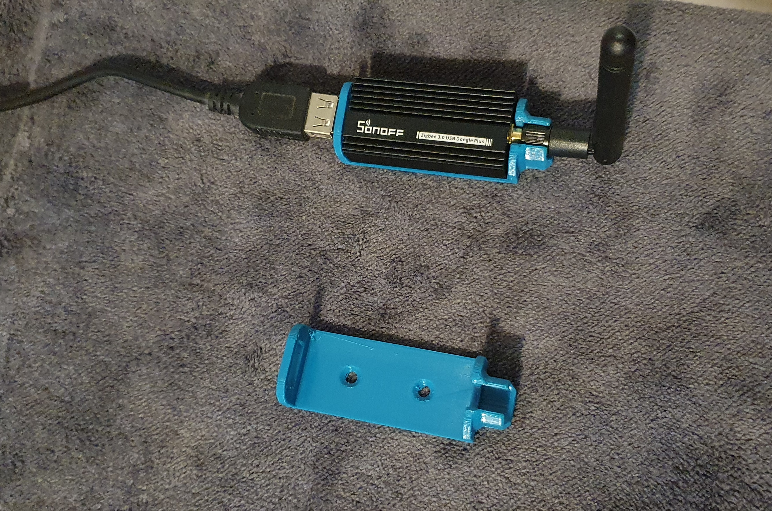 Sonoff Zigbee 3.0 usb dongle shelf fixing