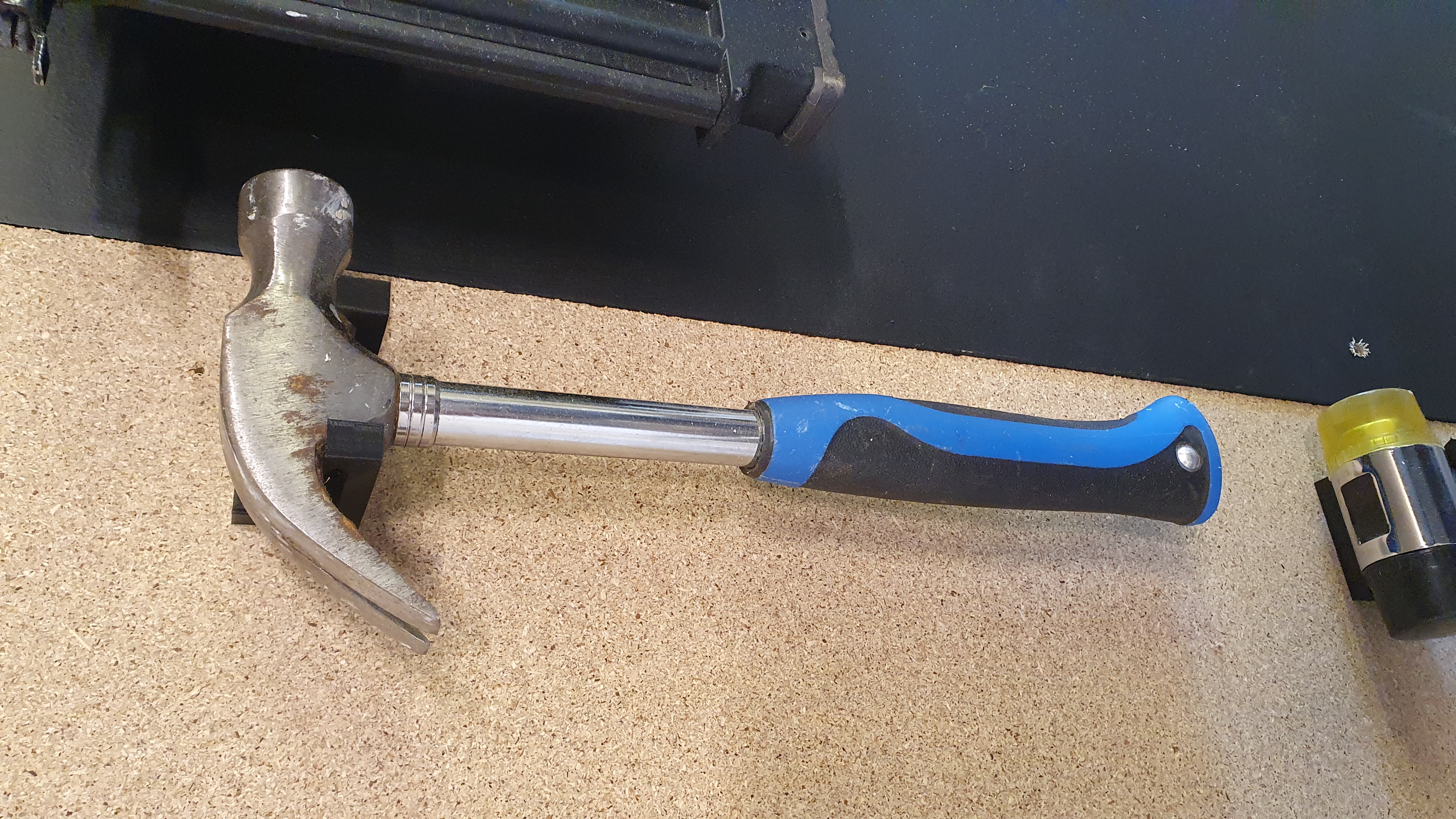 Miniatura 2 do modelo 3D Hammer hanger