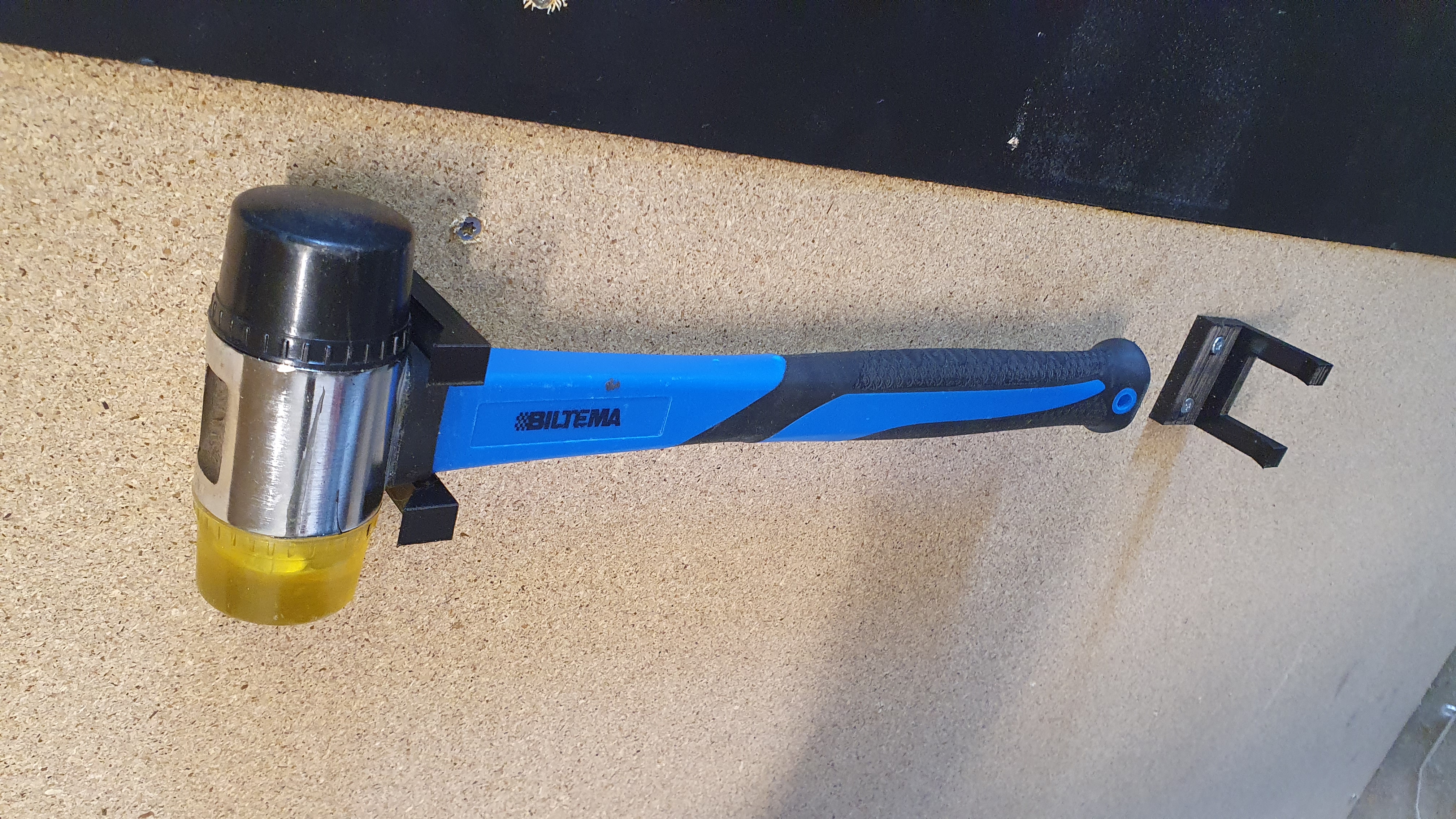 Hammer hanger
