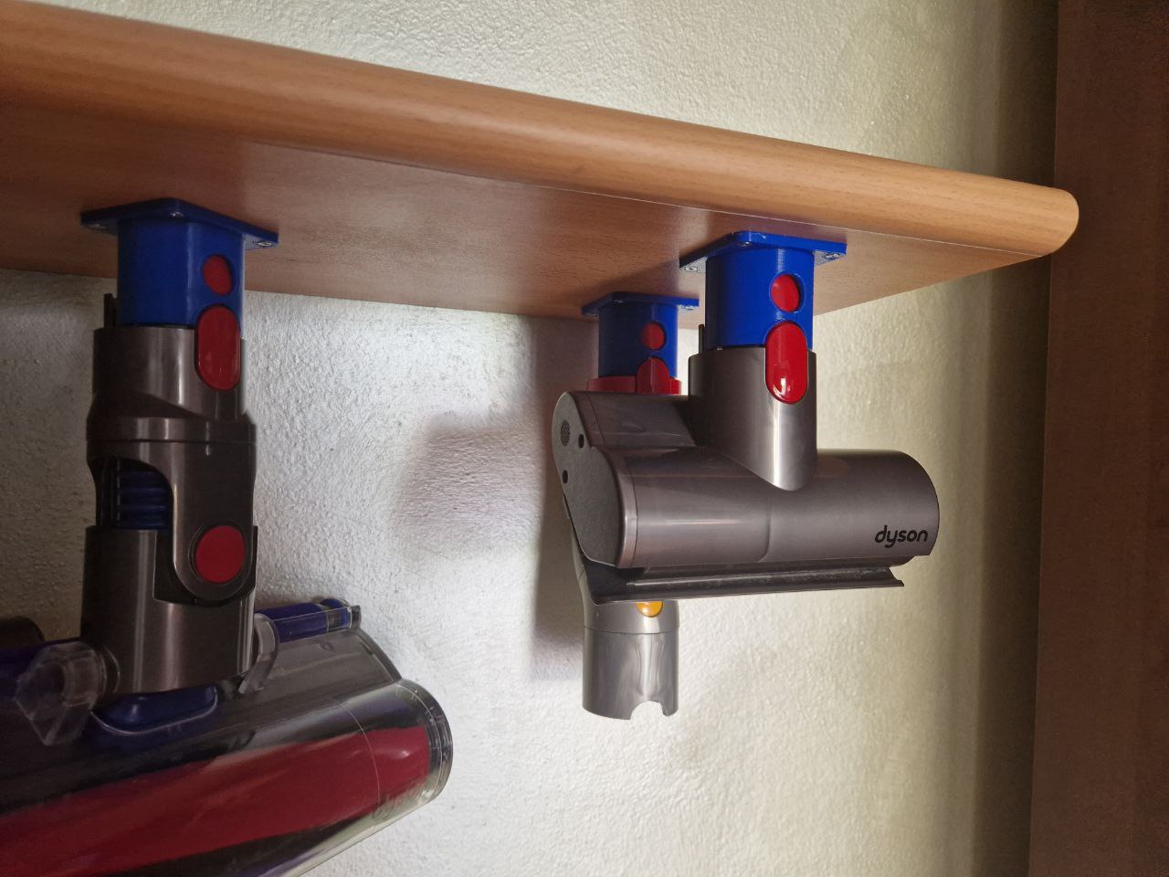 dyson accessory mount by simolux Download free STL model