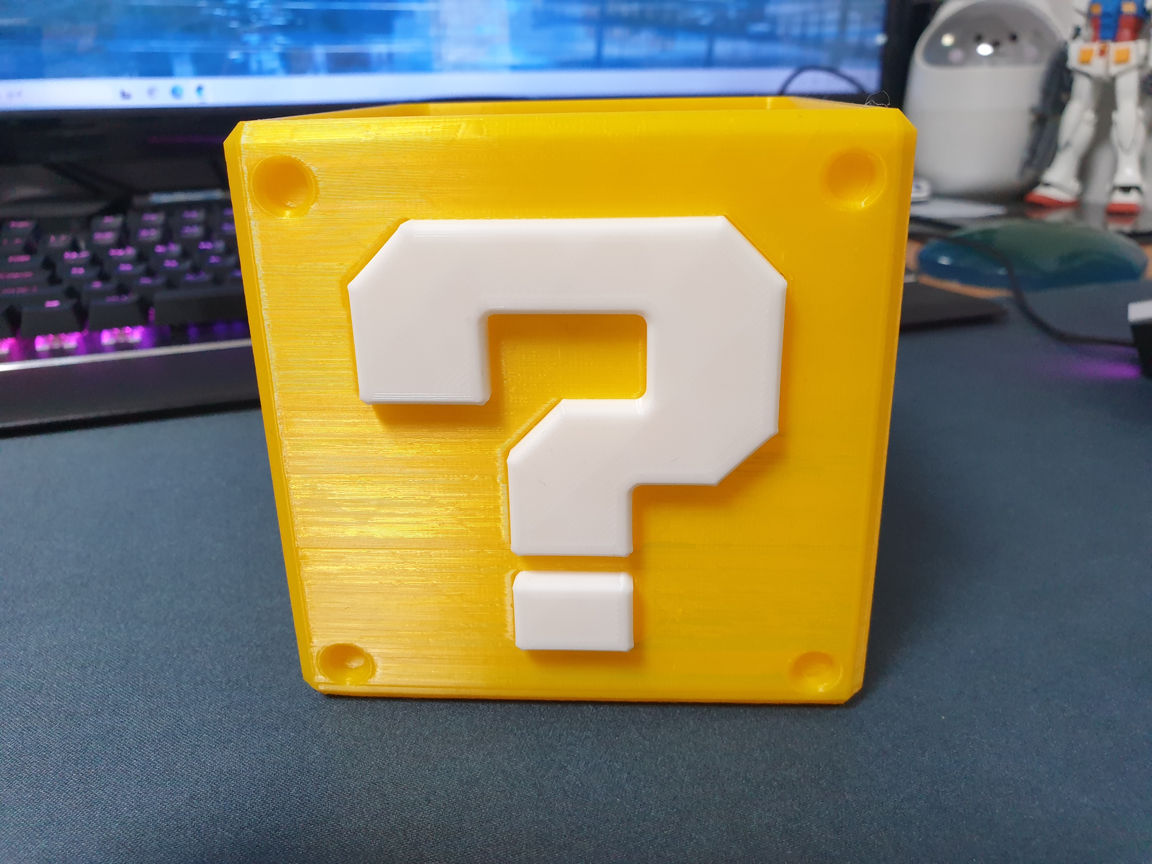 super mario question box (item box) pencil holder