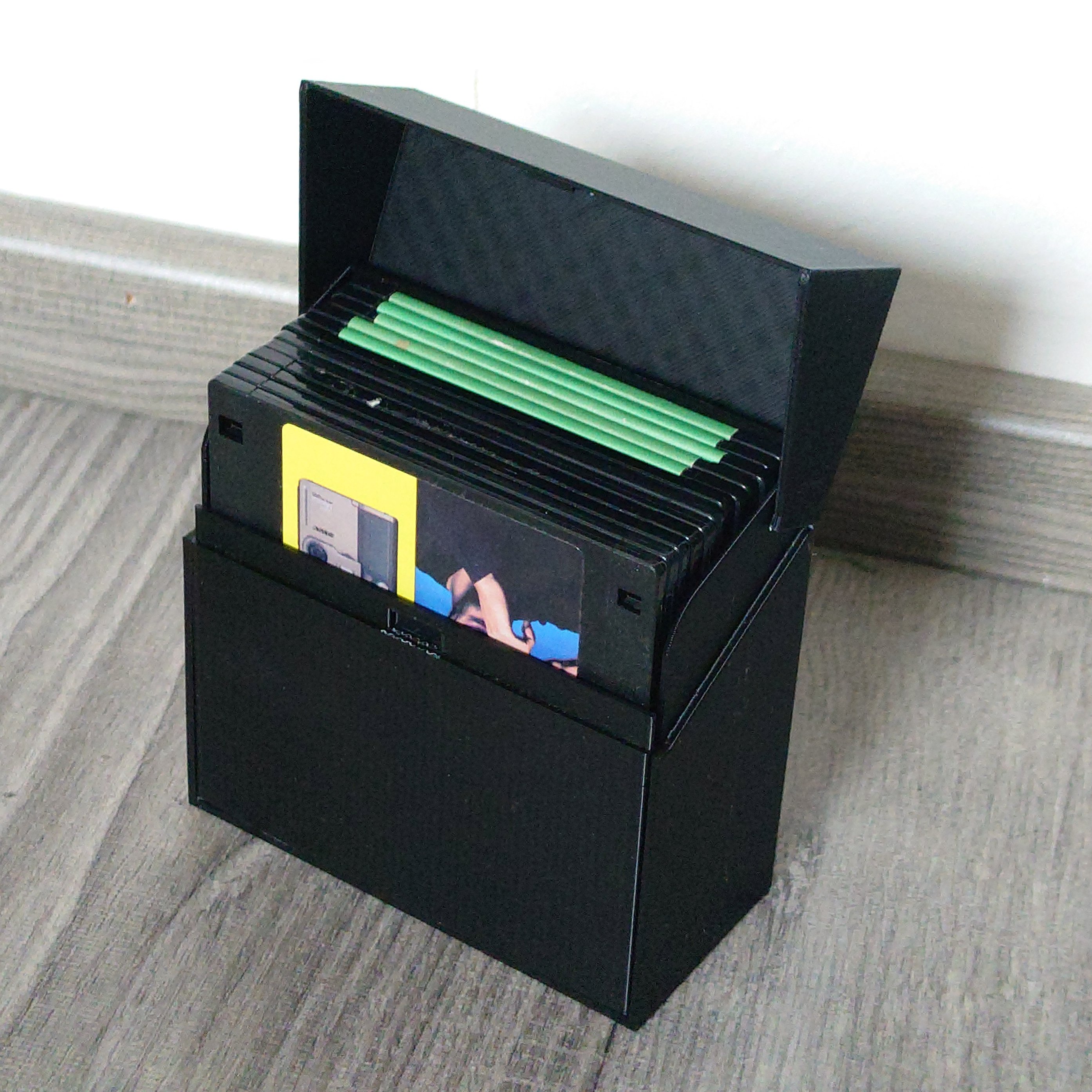 3-5-floppy-disk-storage-box-by-vesa-download-free-stl-model