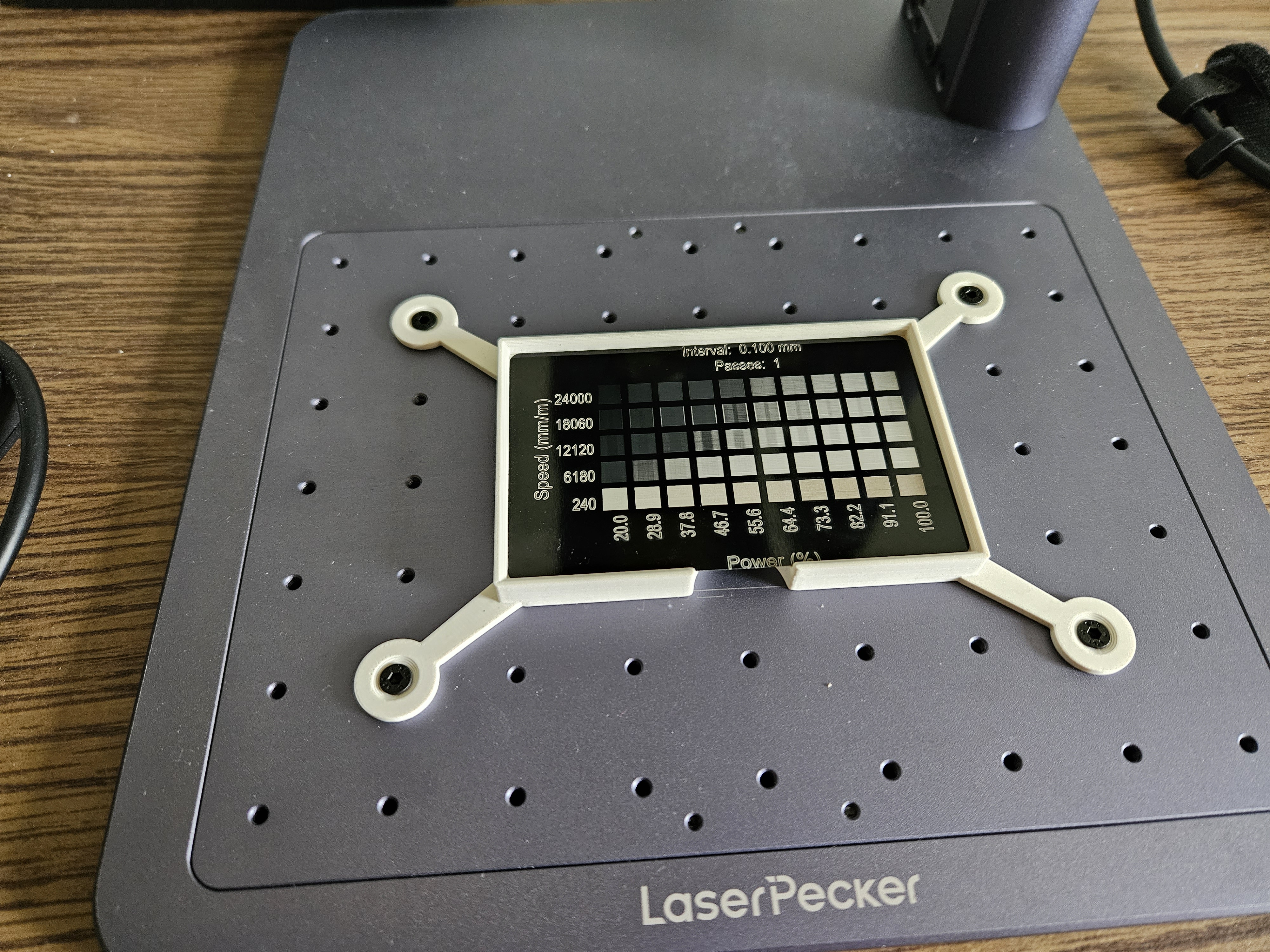 LaserPecker 4 Jig (Business Card / Dogtag)