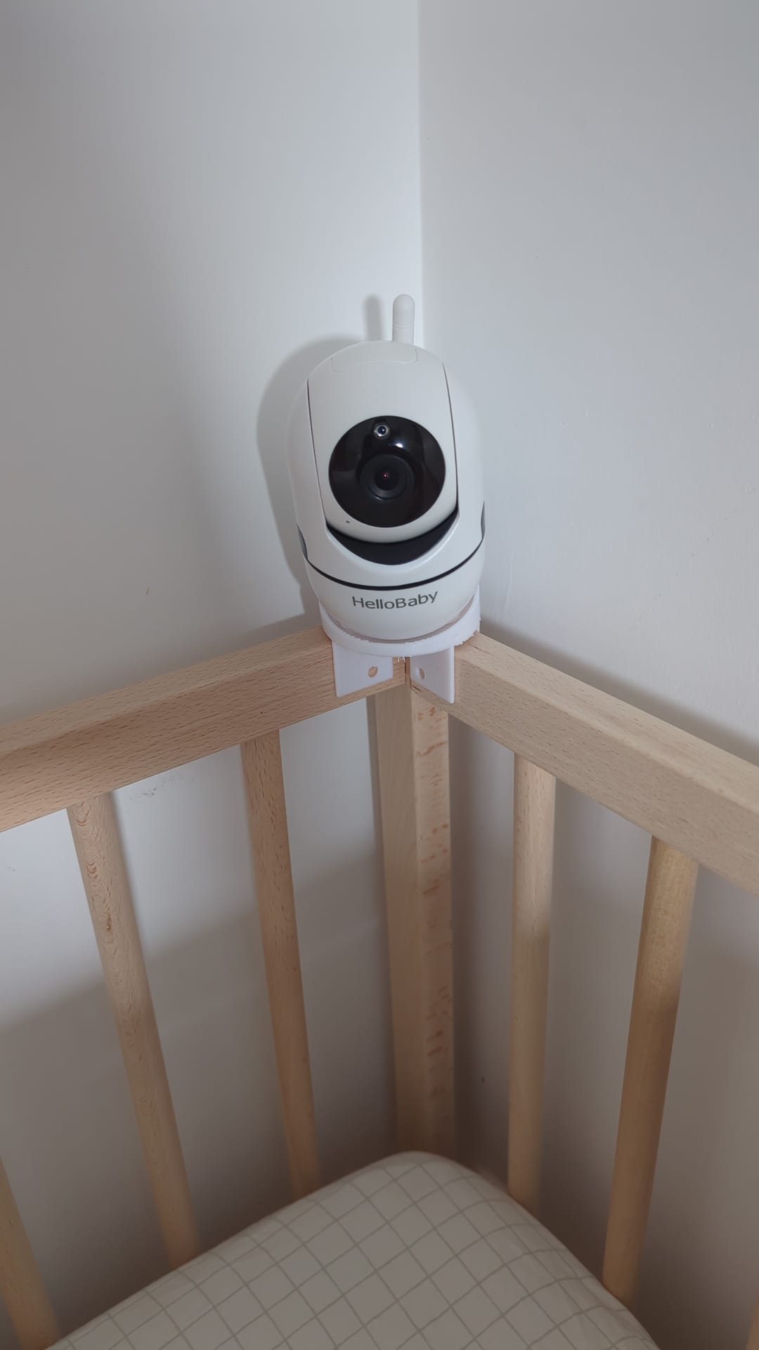 Crib mount for HelloBaby Monitor by Noam Vaanunu Download free STL