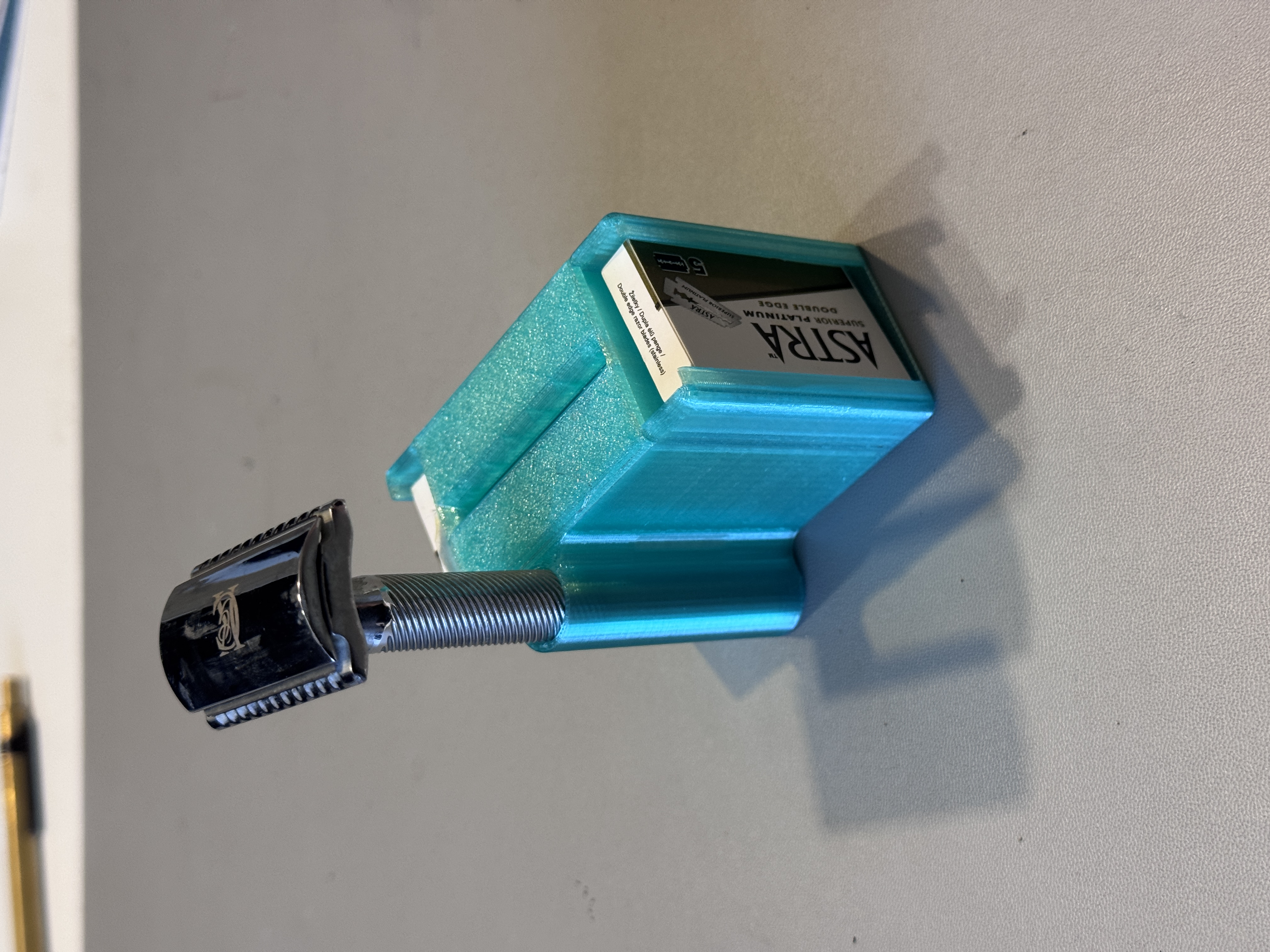 Safety Razor Box With Razor Holder