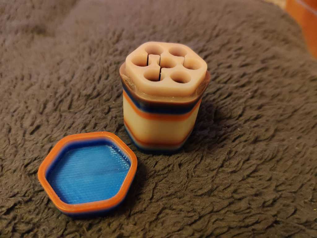 Box for 14 filters for rolled cigarettes