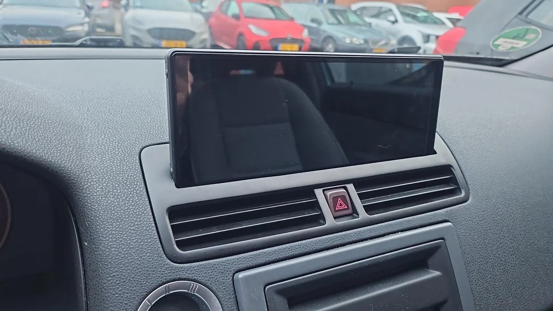 Carplayscreen holder for Volvo C30 / V50 / S40