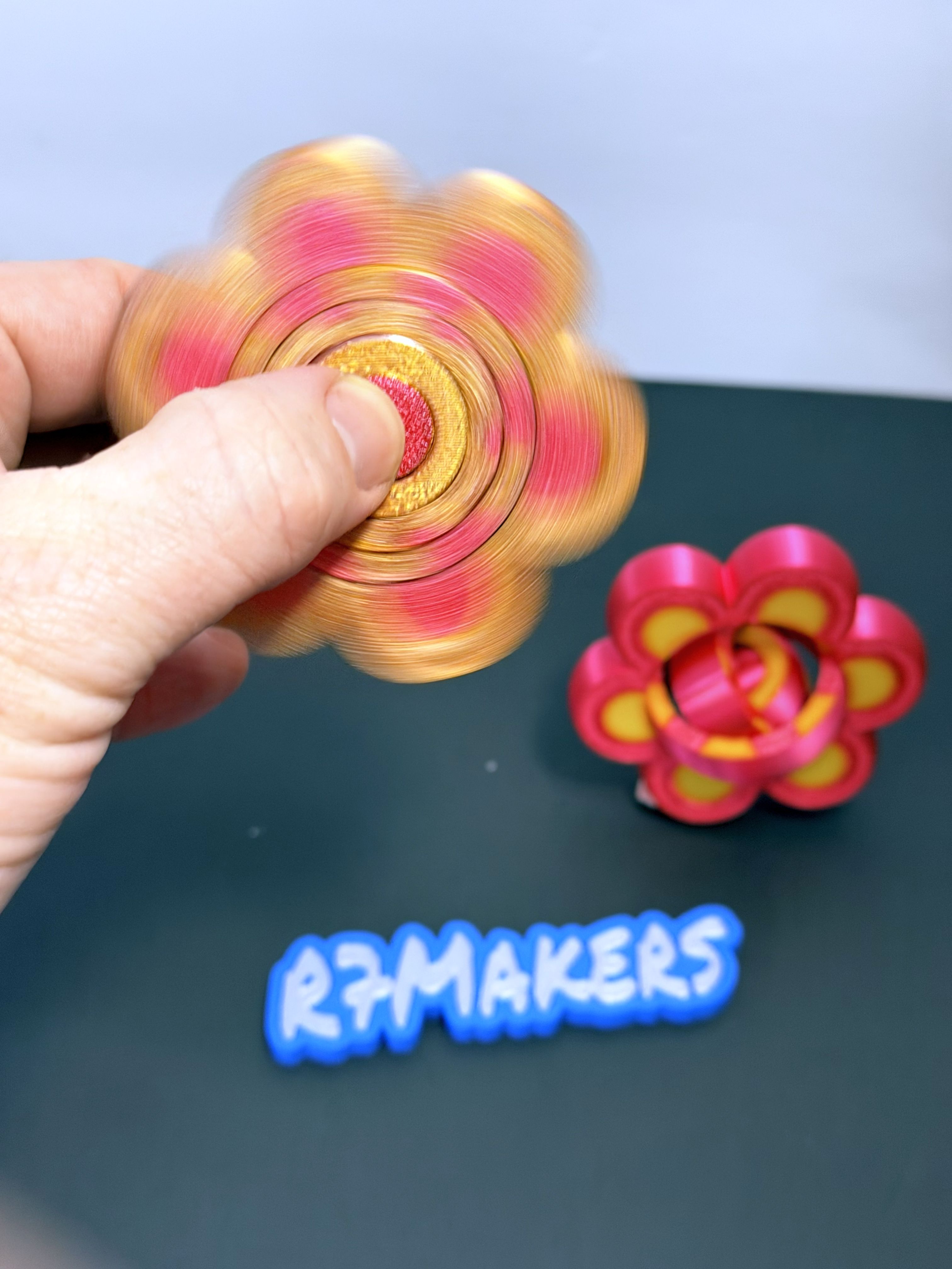 R7 Gyro Flower Fidget | Spring Gyro Fidget Toy | R7Makers
