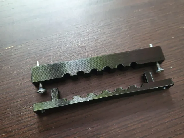 Lockable Cable Manager