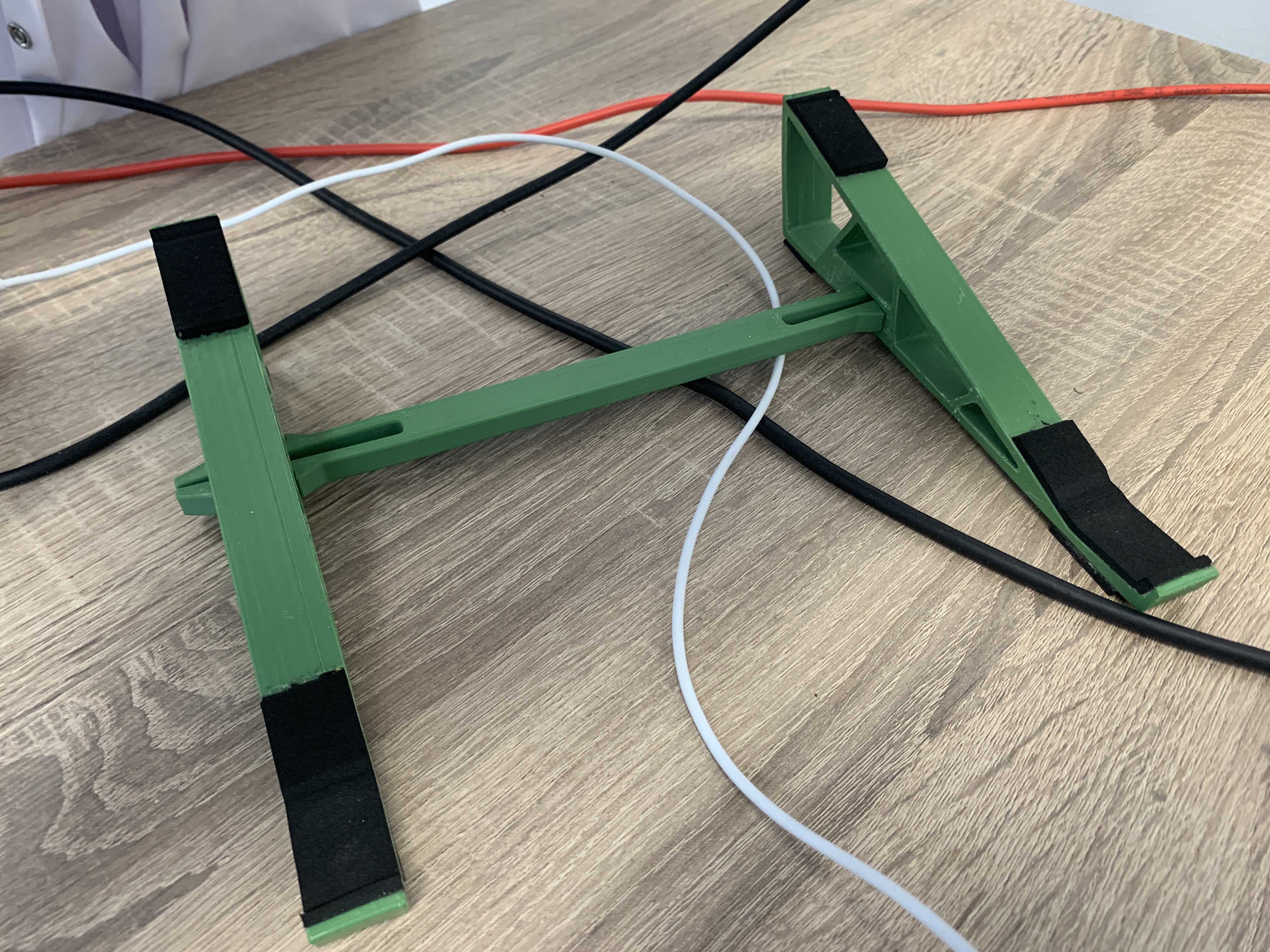 Laptop stand