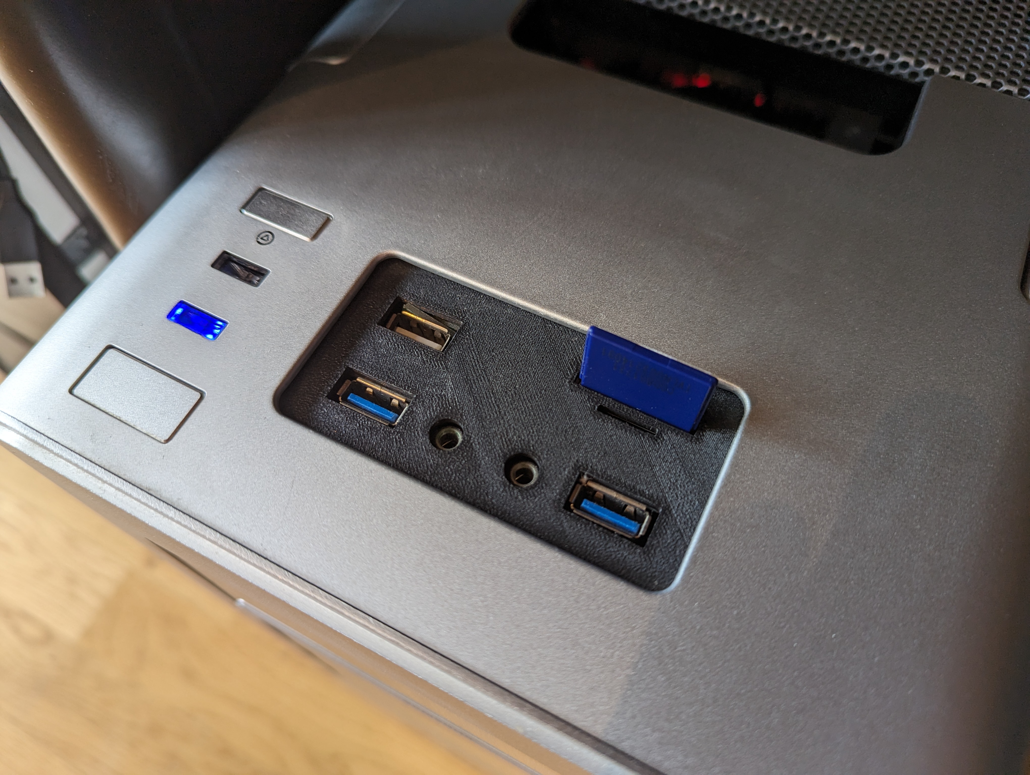 Silverstone Fortress FT02 Front Panel