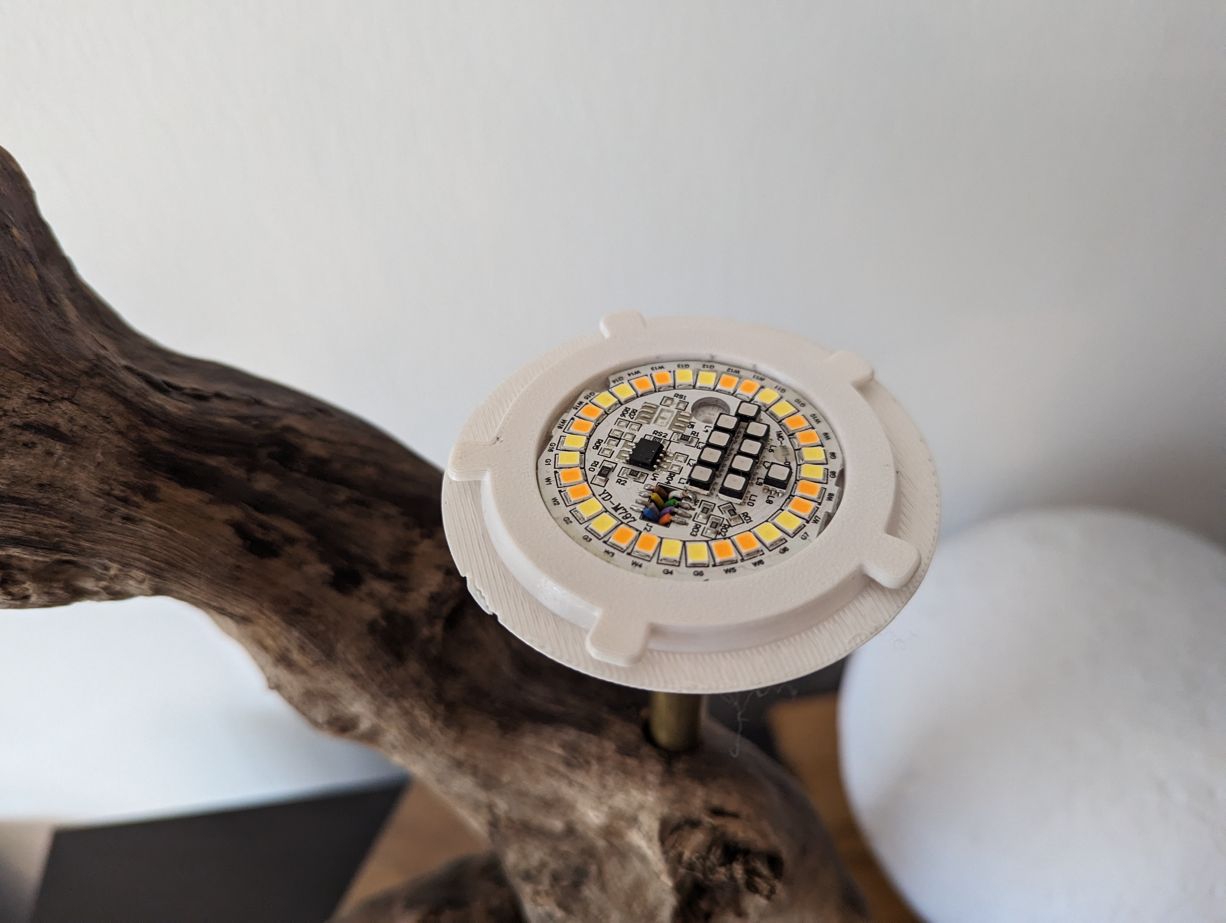 Moonlamp adapter for pipe stand